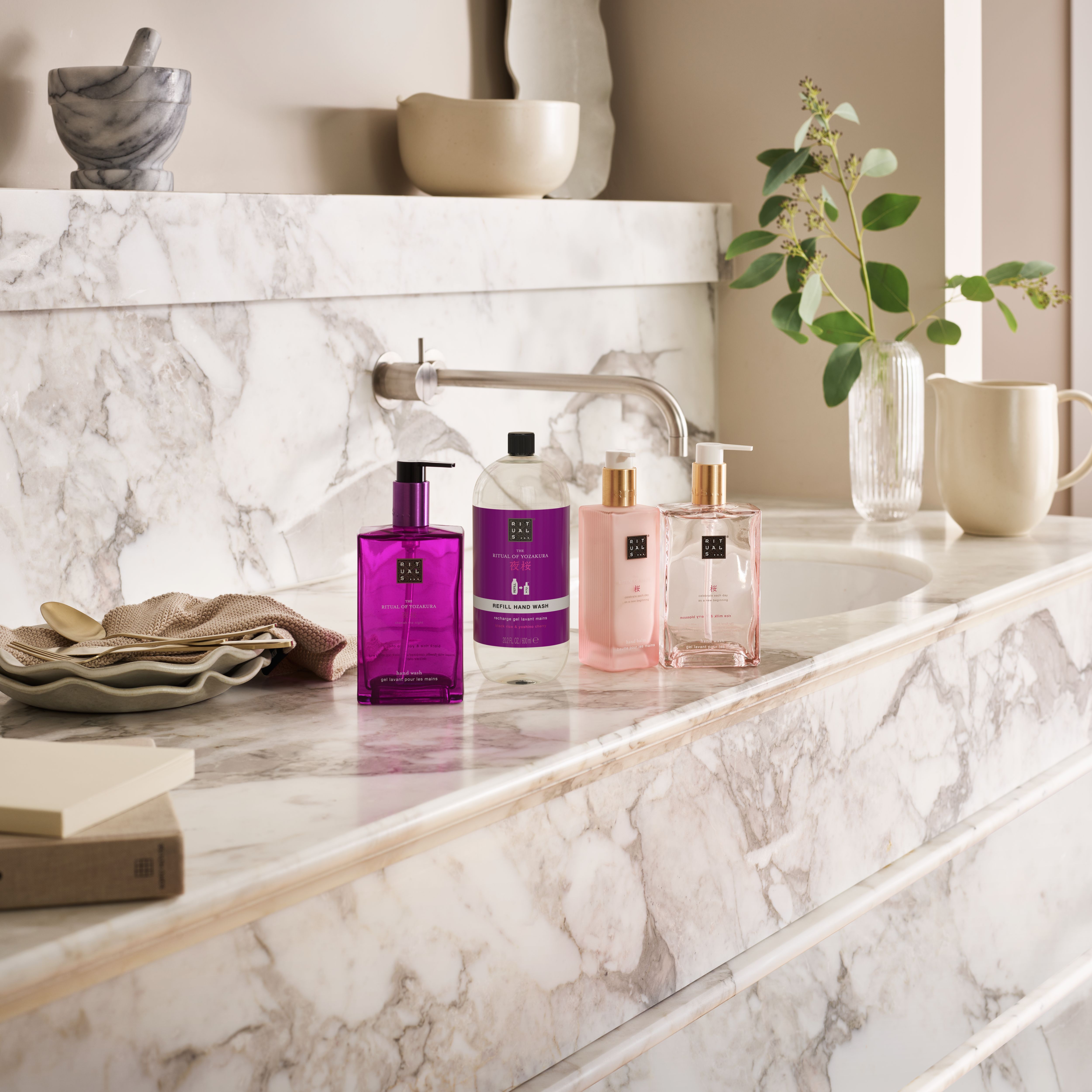 https://rituals.scene7.com/is/image/rituals/1121080-rituals-q126004-yozakura-handwash-2026-landscape:Square?fmt=webp-alpha&hei=1350&resMode=sharp2&wid=1350