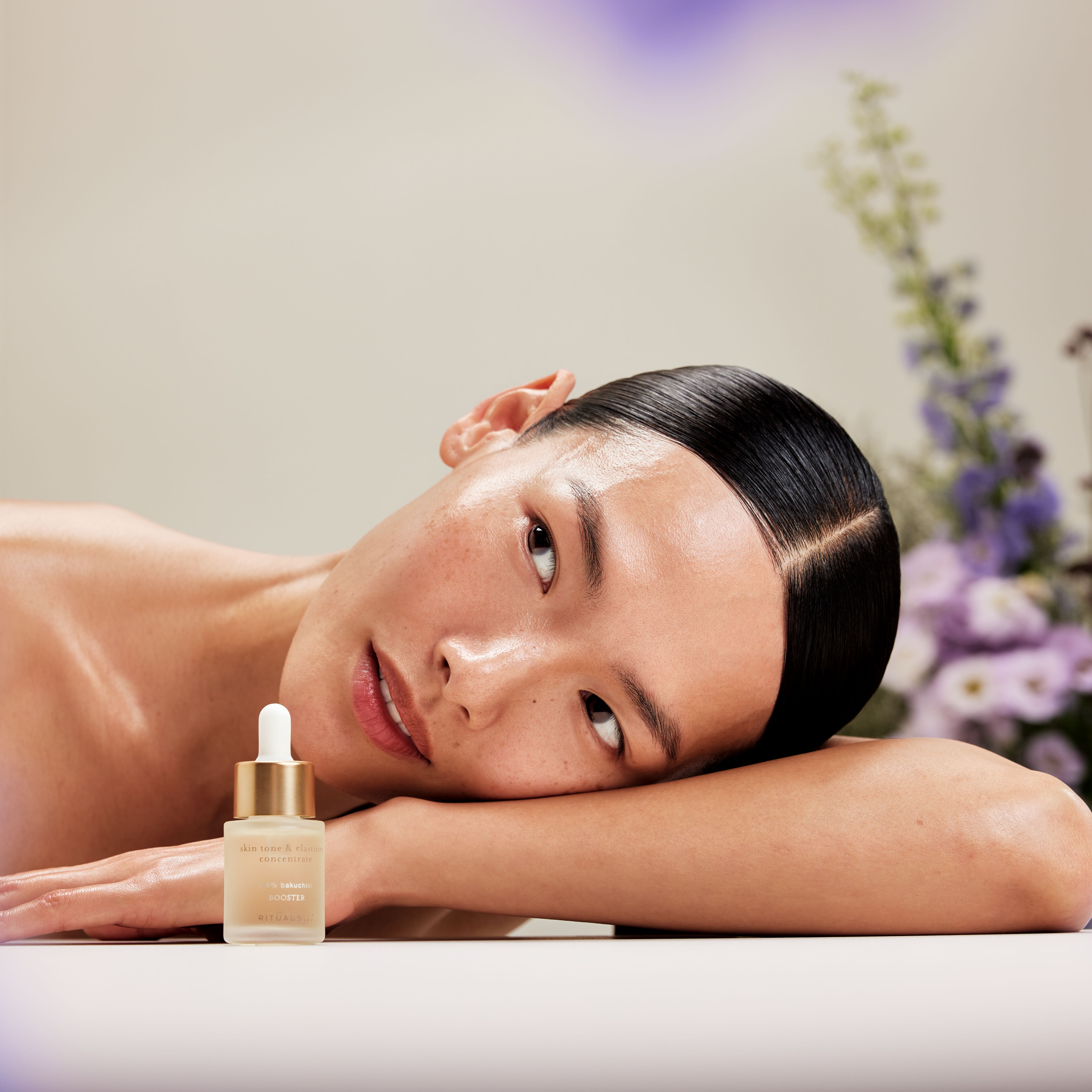 Skin Tone & Elasticity Concentrate Lifestyle How to Use