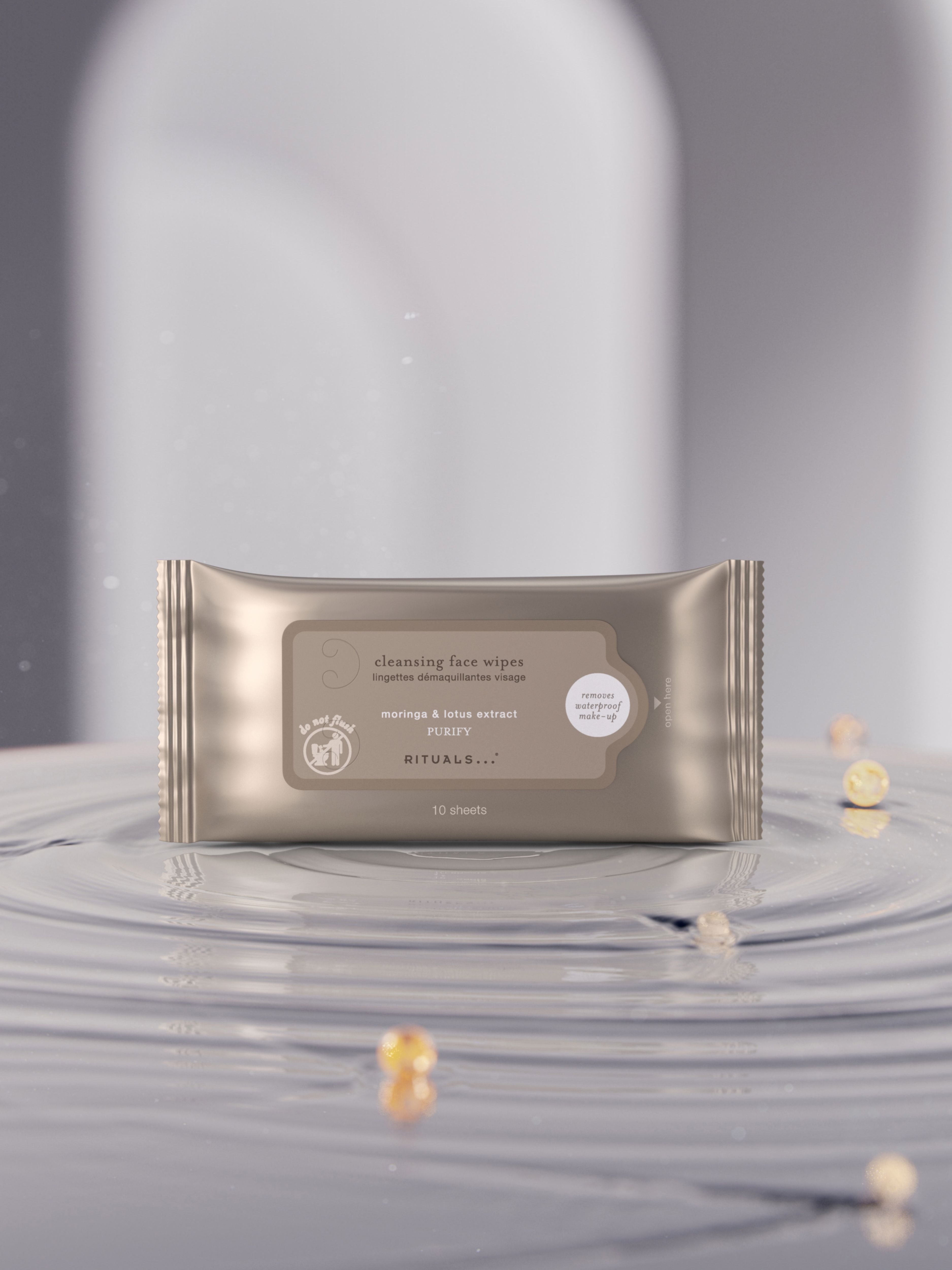 Cleansing Face Wipes Lifestyle with Product