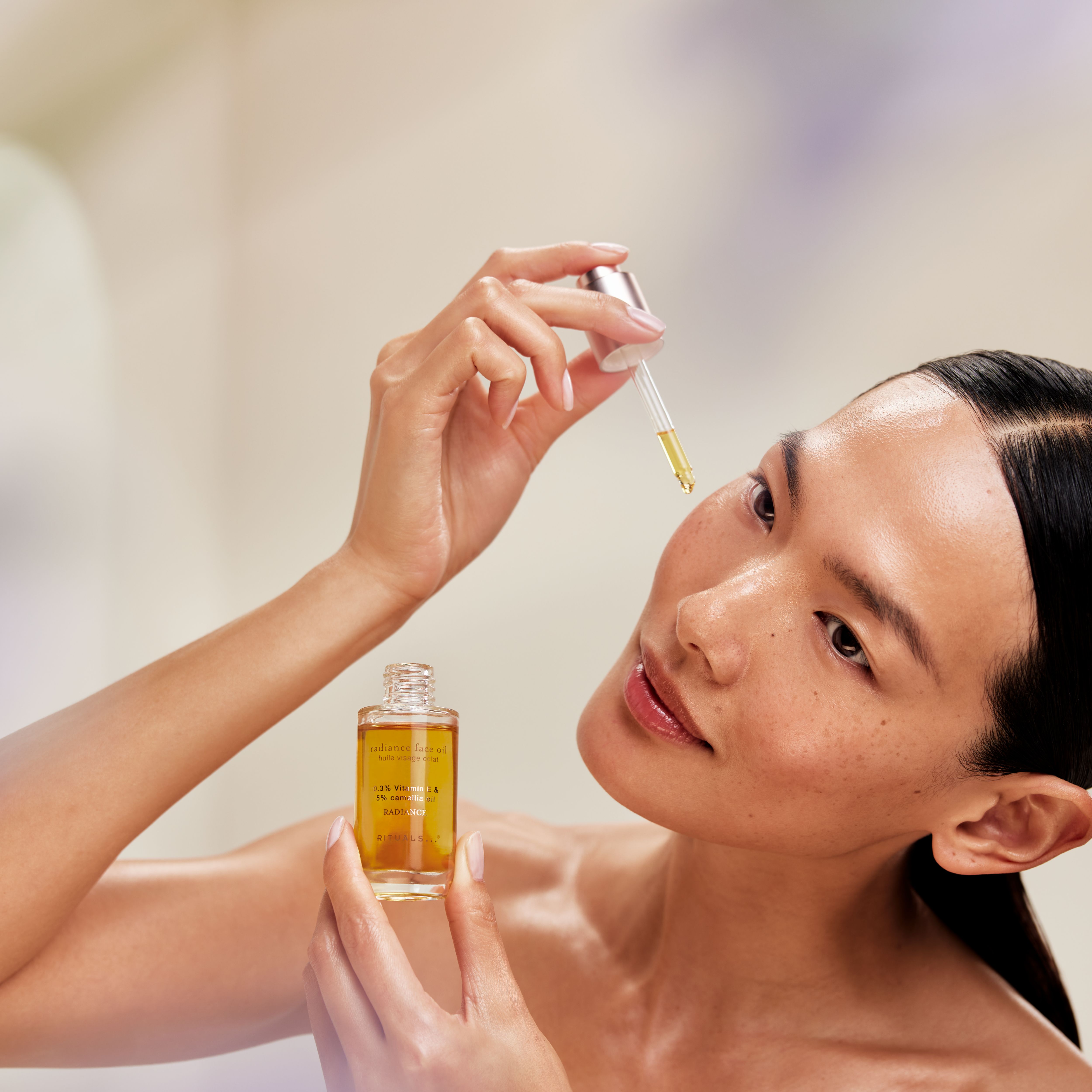 Radiance Face Oil Lifestyle How to Use