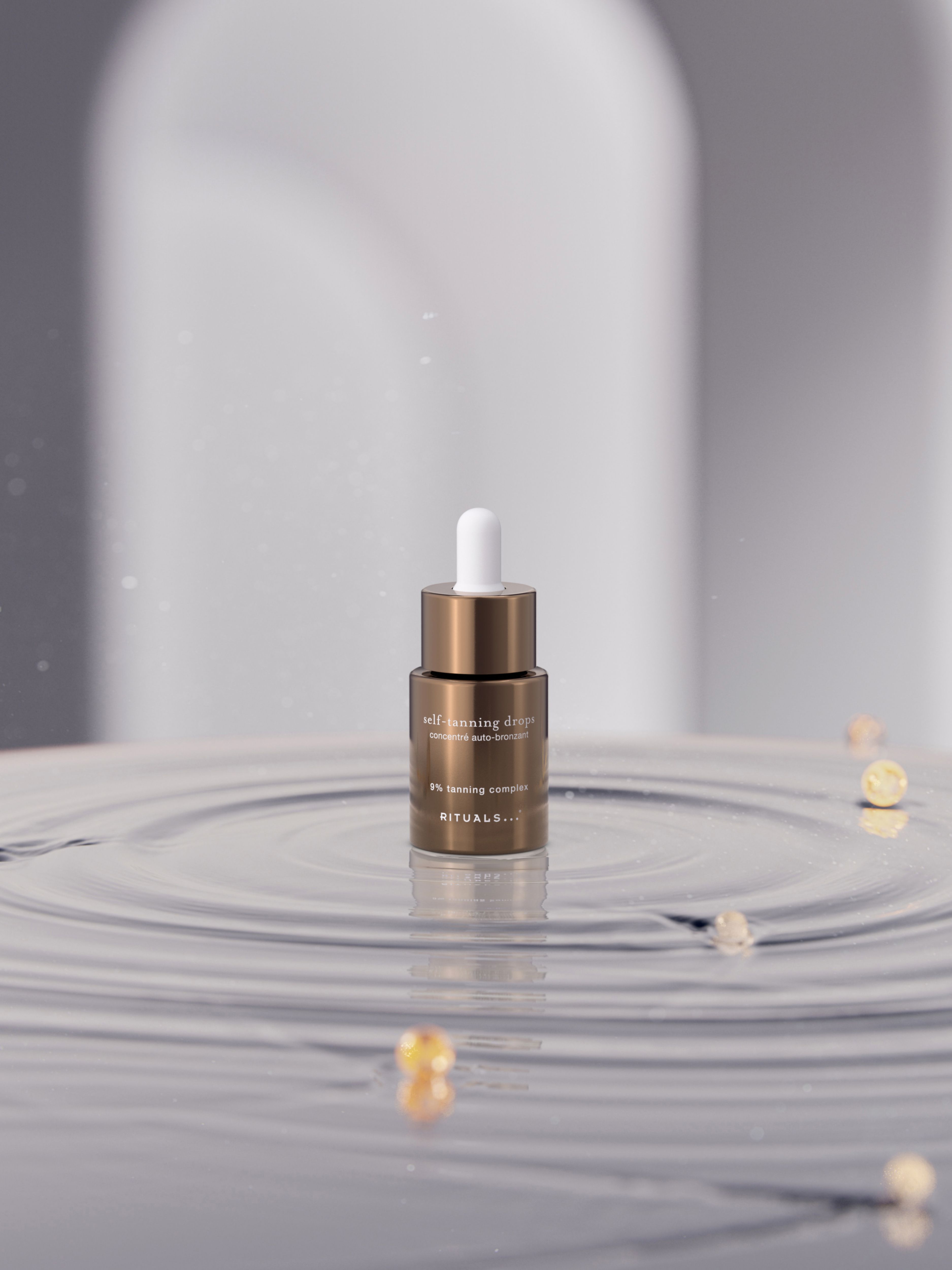 Self-Tanning Drops Lifestyle with Product