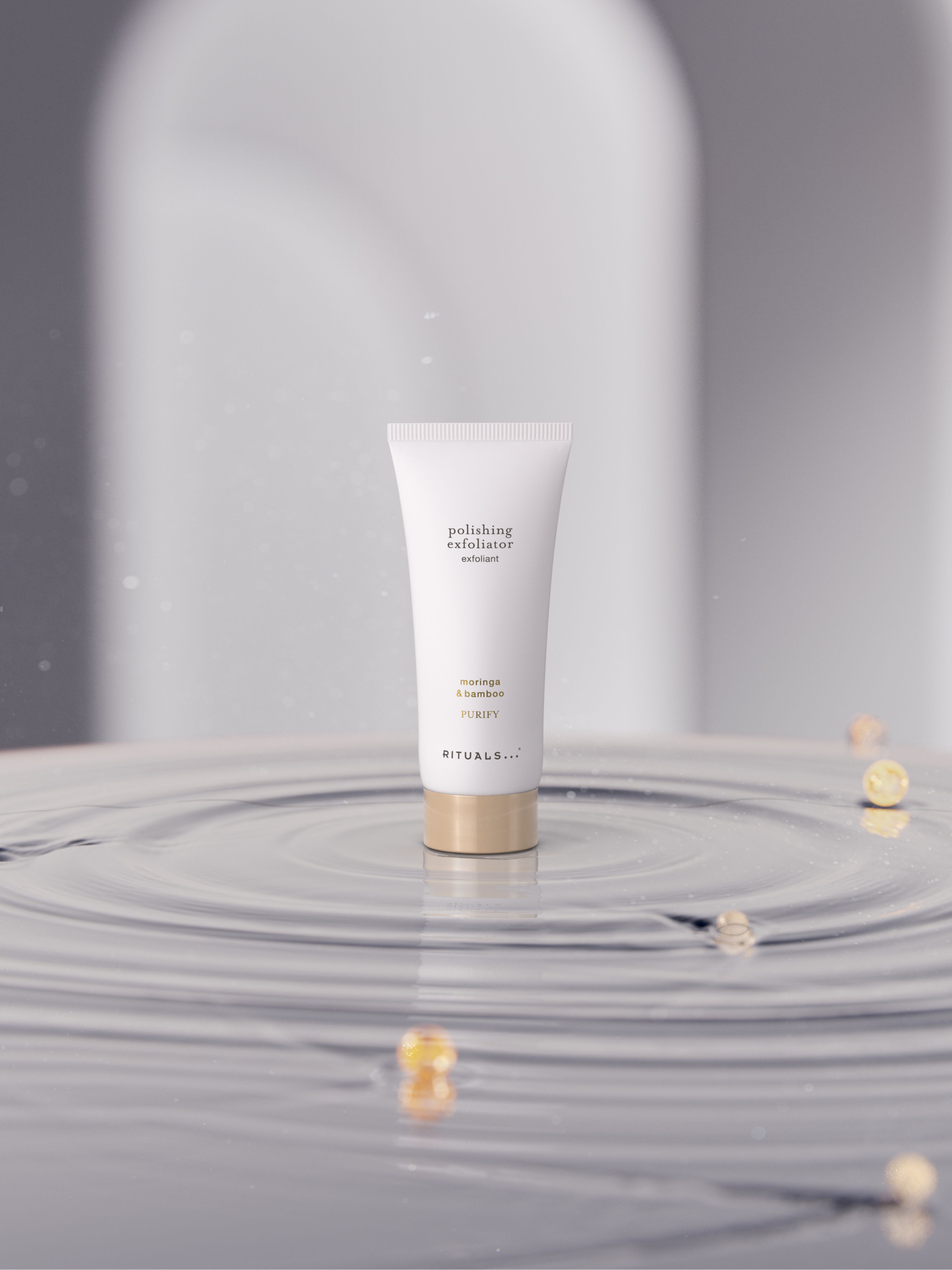 Polishing Exfoliator 30ml Lifestyle with Product