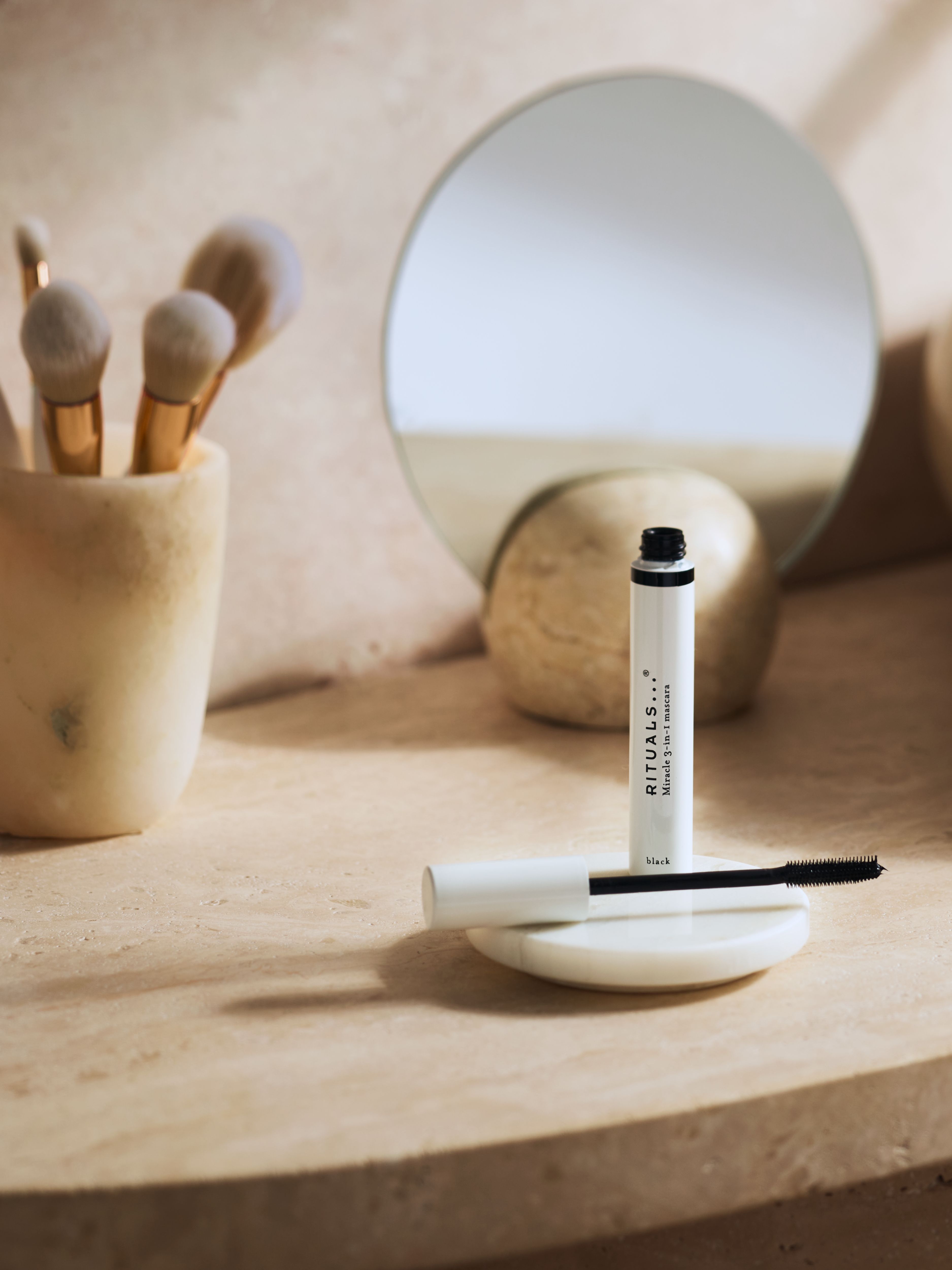 Miracle 3-in-1 Mascara - Black Lifestyle with Product