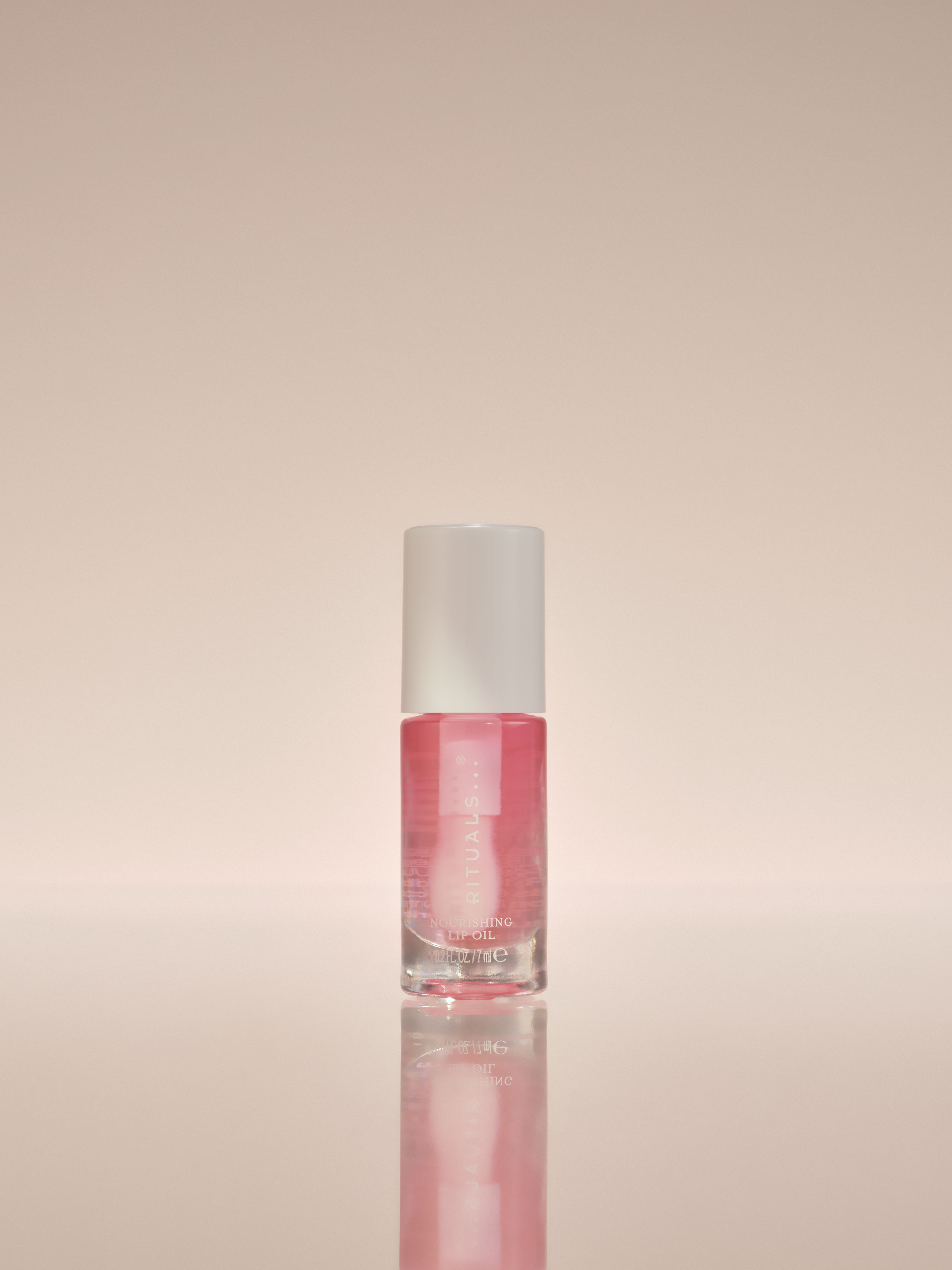 Moisturising Lip Oil Sakura Blossom Studio with Product