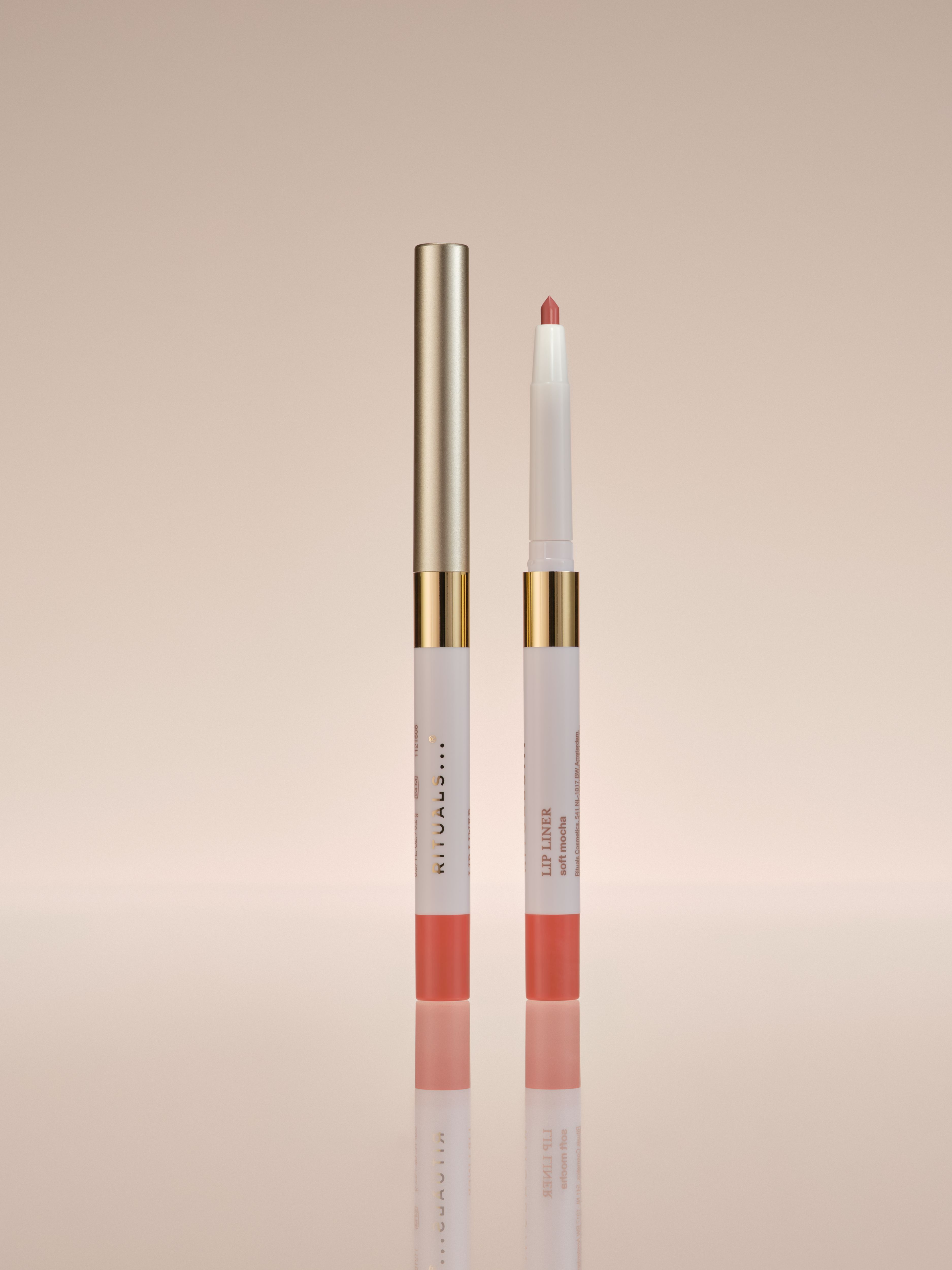 Lip Liner Soft Mocha Studio with Product