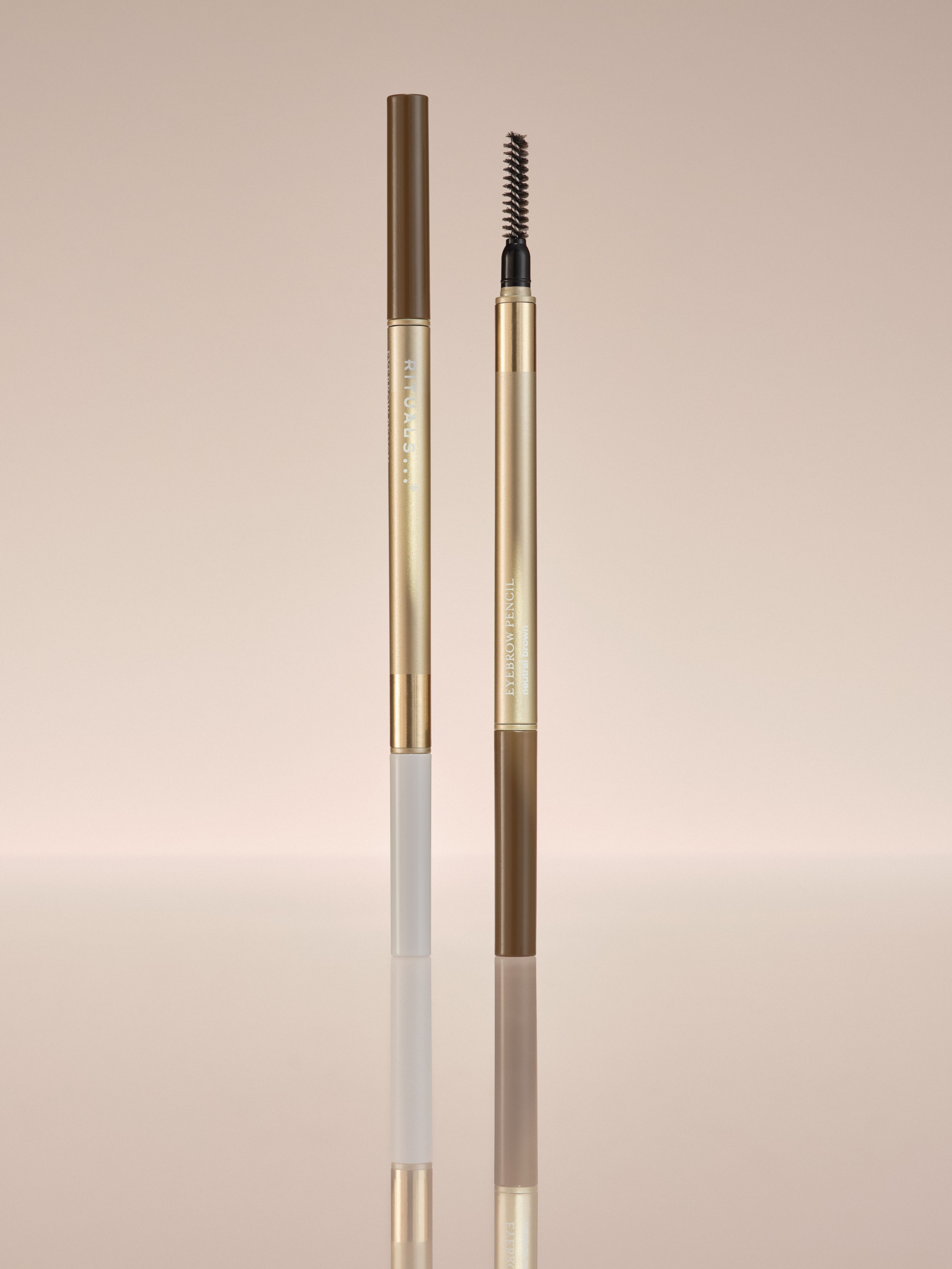 Eyebrow Pencil Light/Medium Studio with Product