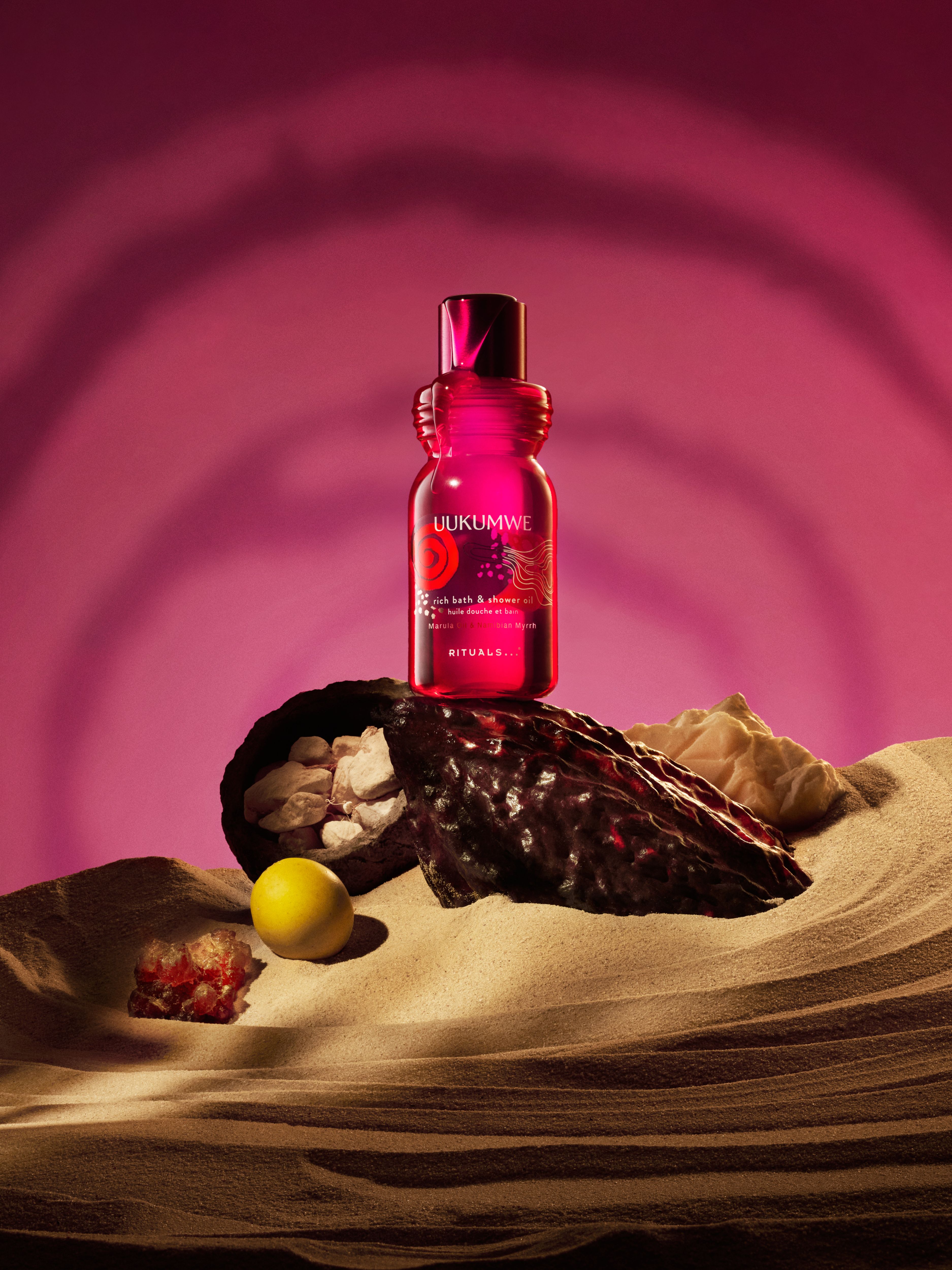 Uukumwe Collection Rich Bath and Shower Oil 200ml Studio with Product