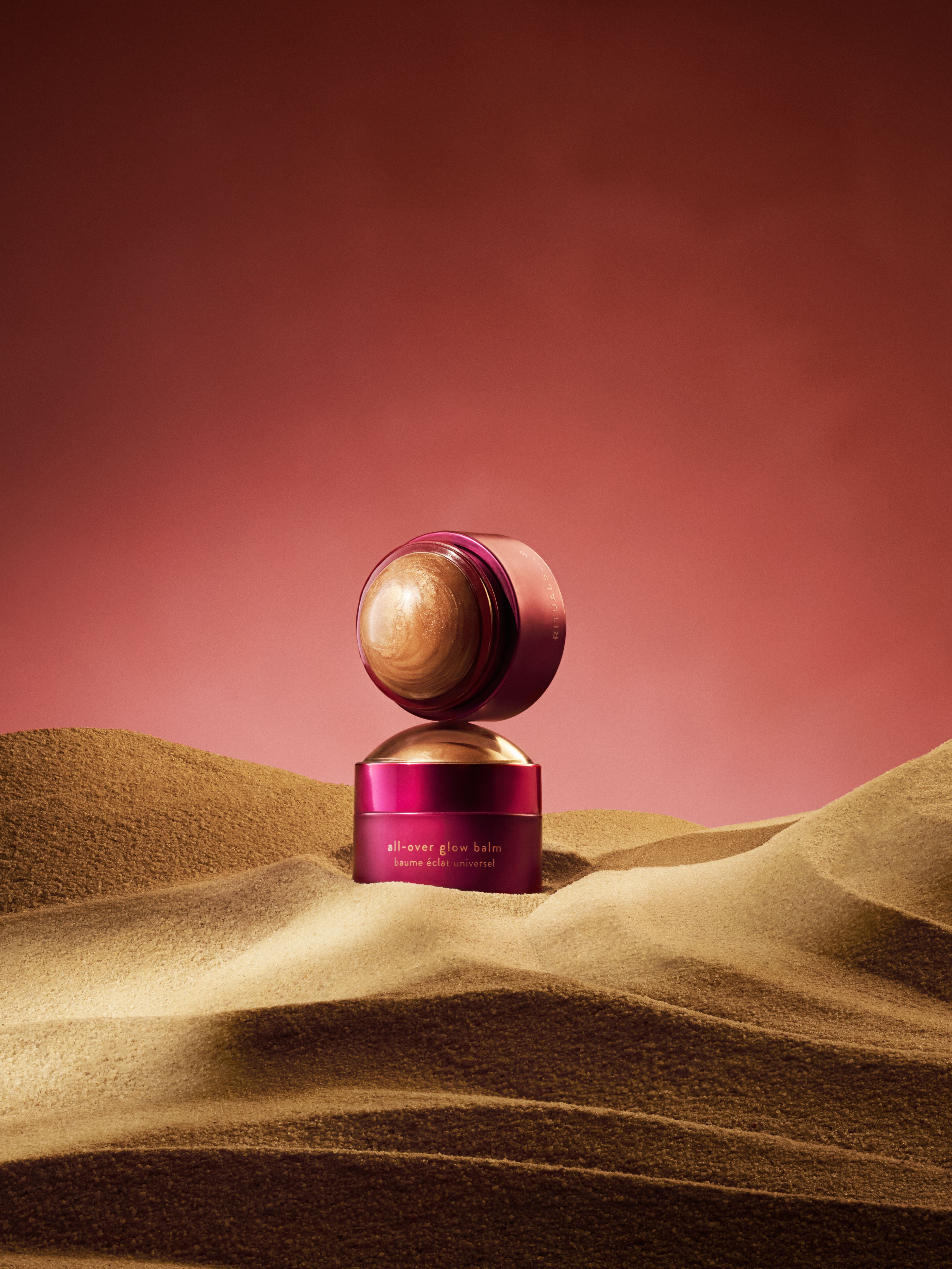 Uukumwe Collection All-over Glow Balm 9g Studio with Product