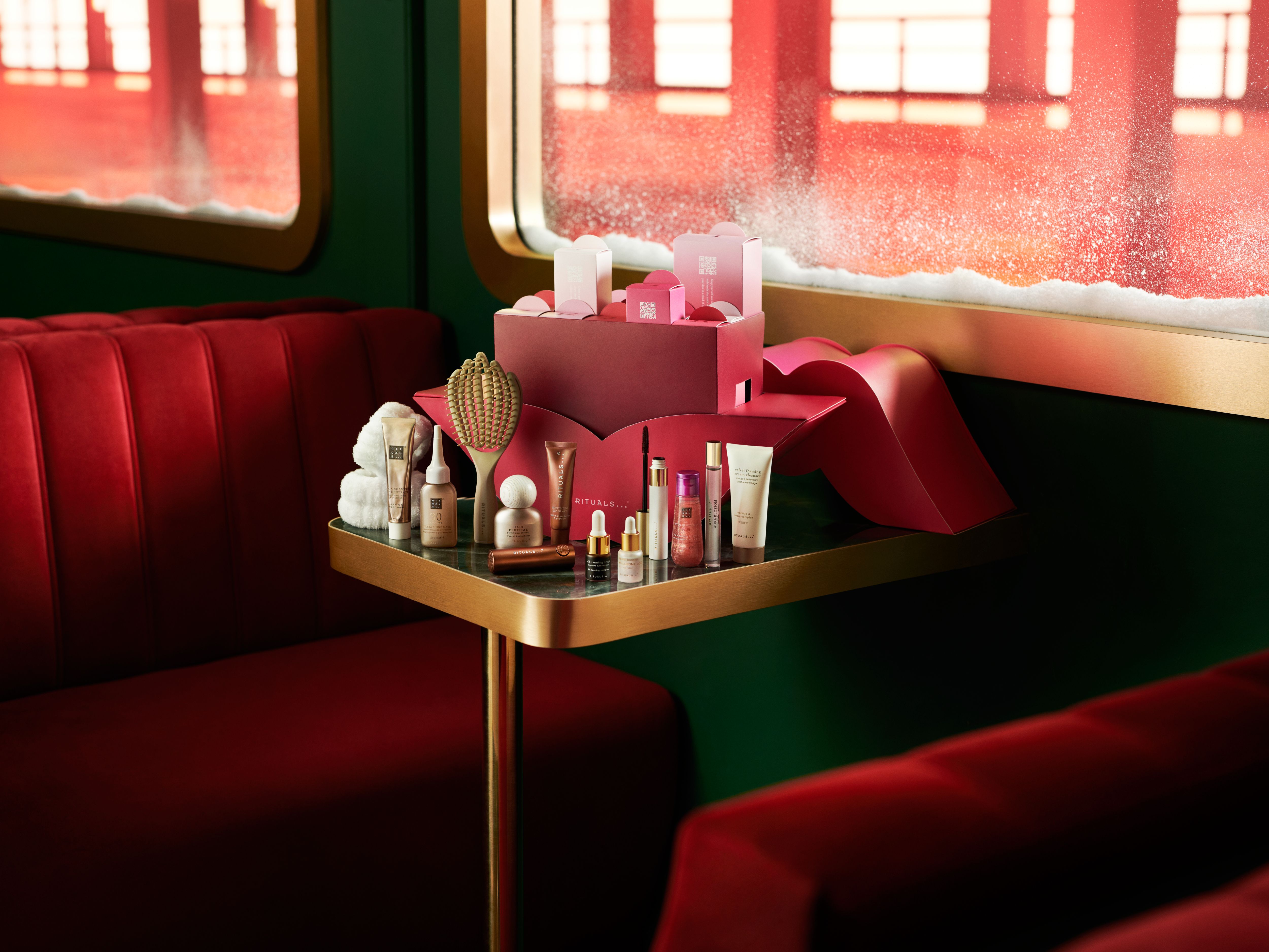 13 SURPRISE GIFTS, Deluxe Beauty Gift Set