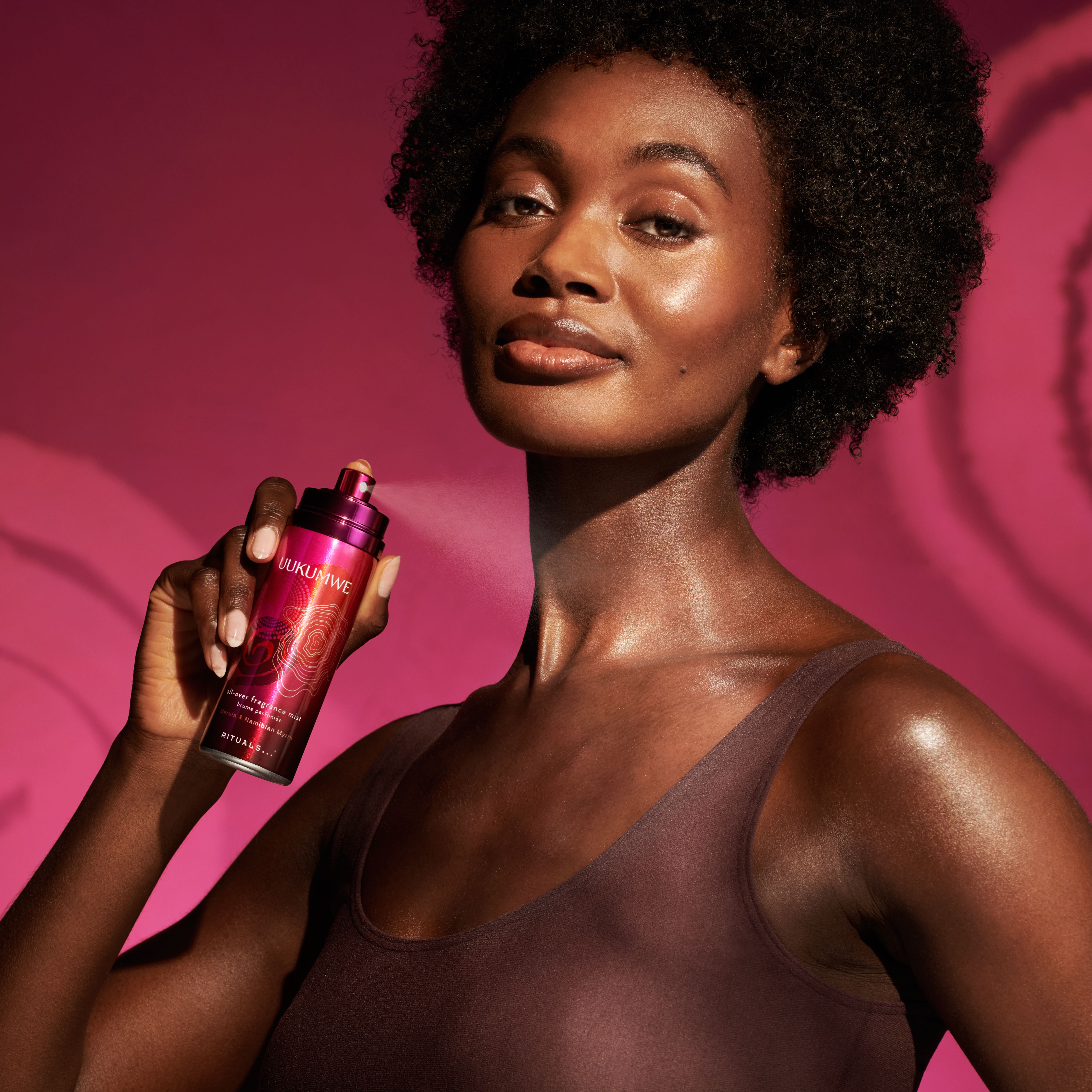 Uukumwe Collection All-over Fragrance Mist 100ml Lifestyle with Model and Packshot