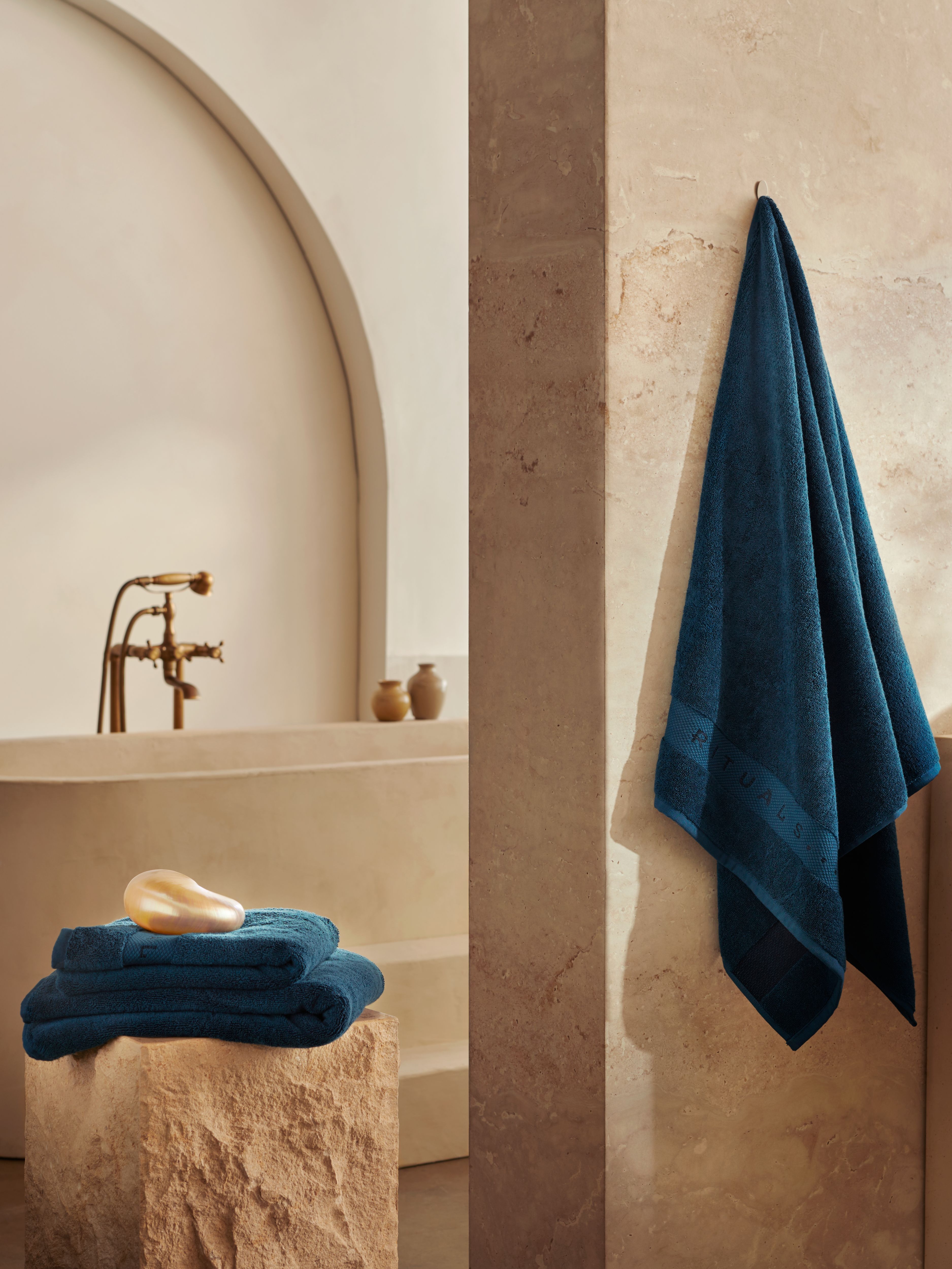 Super Soft Cotton Bath Towel 70x140cm Peacock Blue Lifestyle with Open Pack
