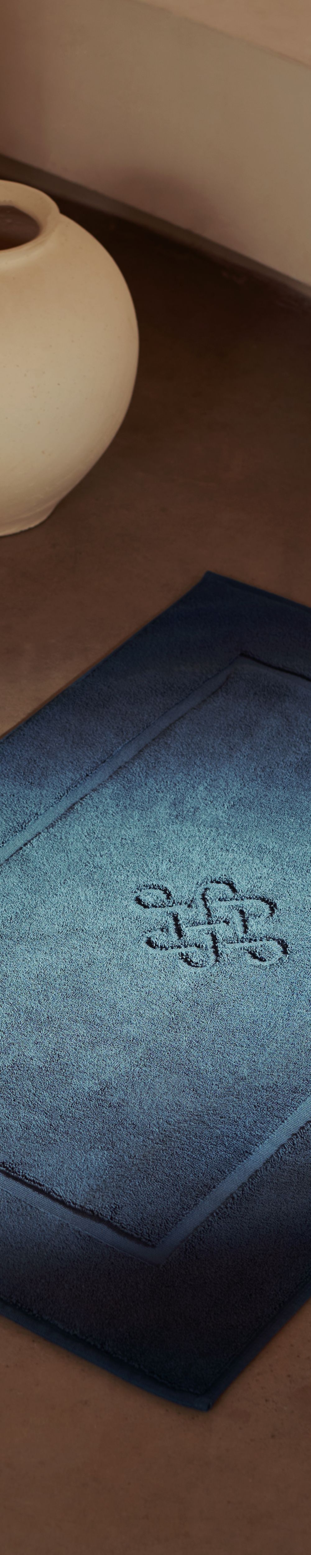 Tapis de bain en coton 60 x 90 cm Peacock Blue Rituals de la ligne House of Rituals – vue 2