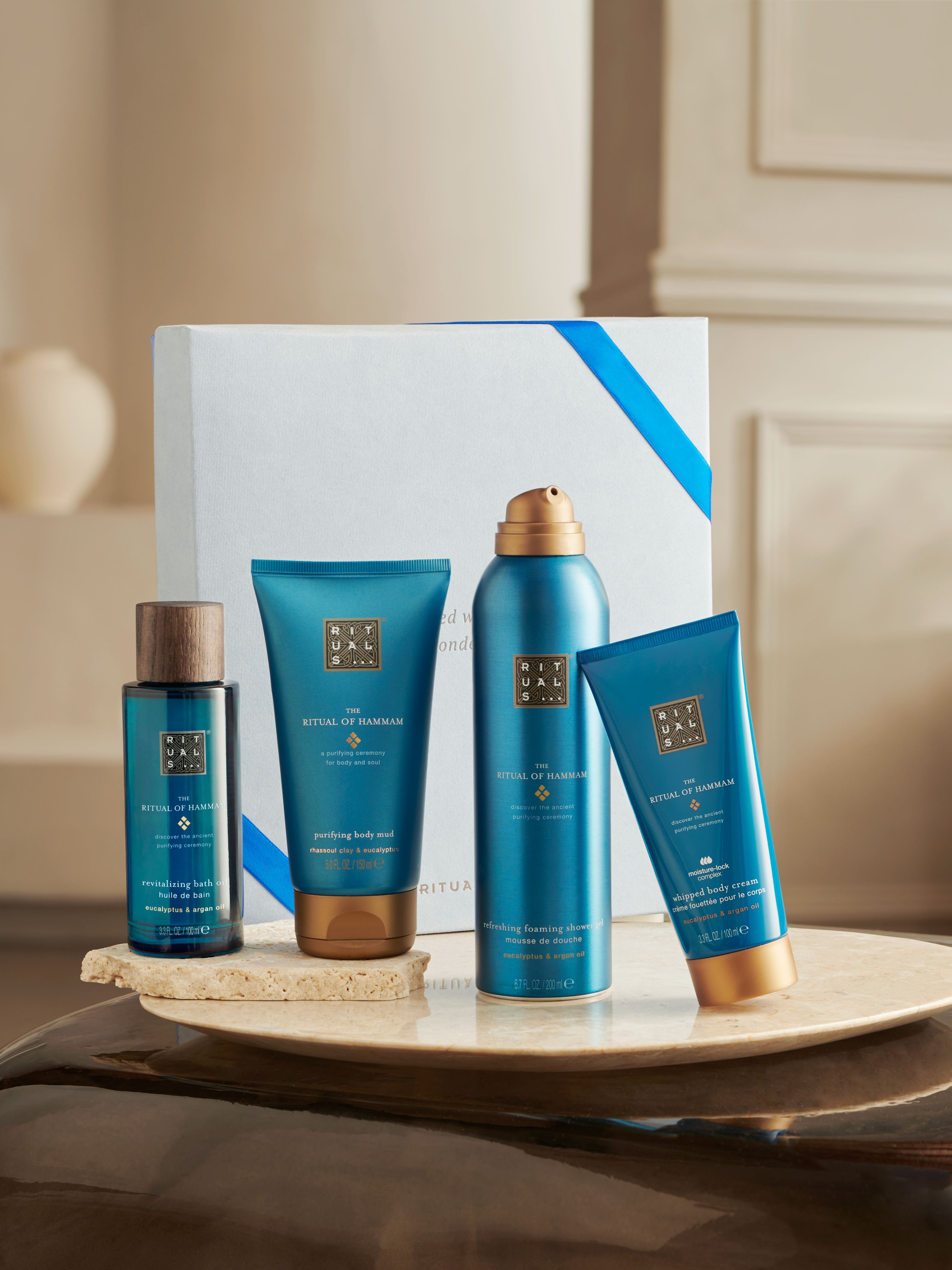 The Ritual of Hammam - Medium Gift Set 2026 Lifestyle with Closed Pack