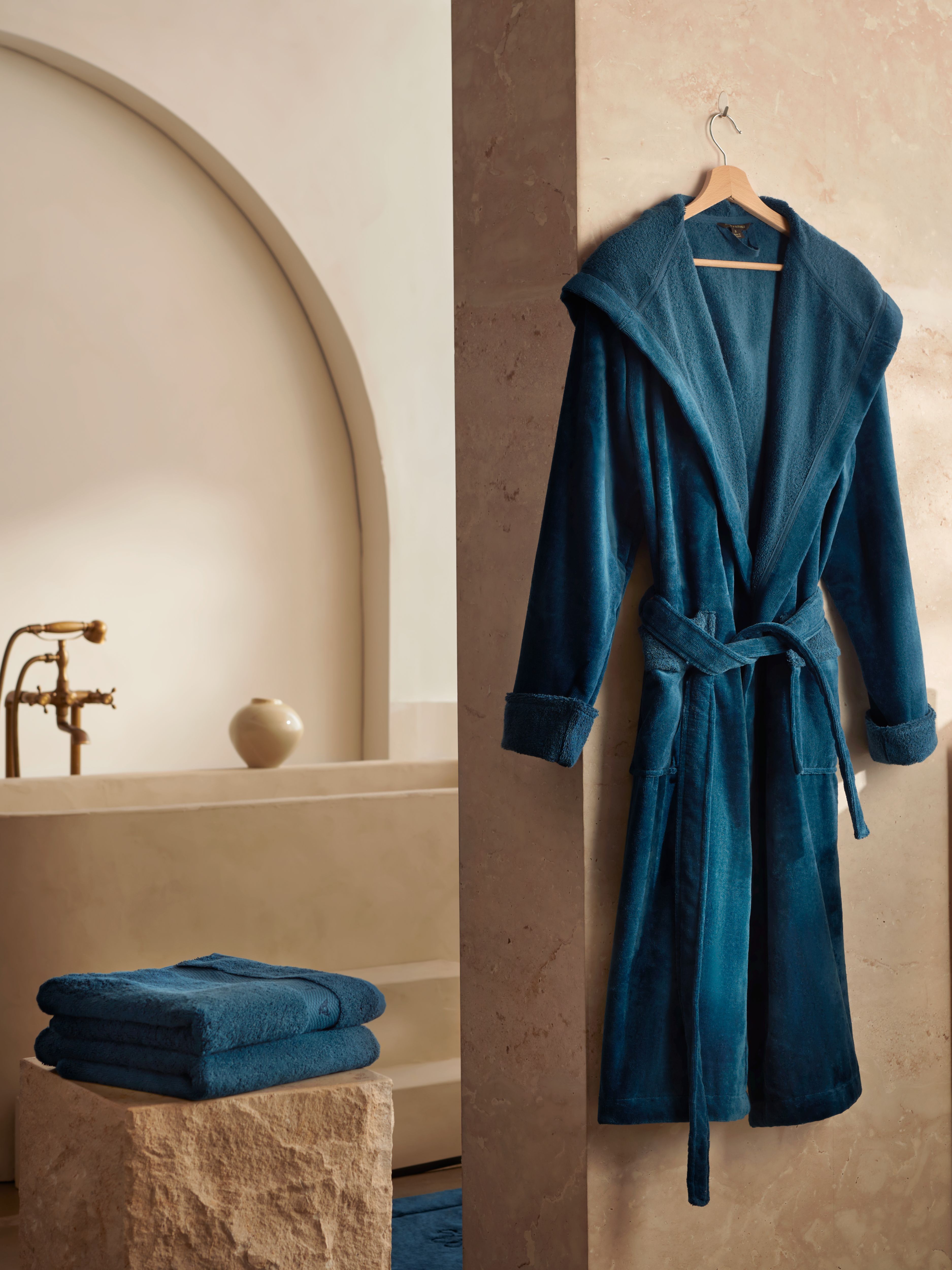 Super Smooth Cotton Bathrobe unisex S Peacock Blue Lifestyle with Product