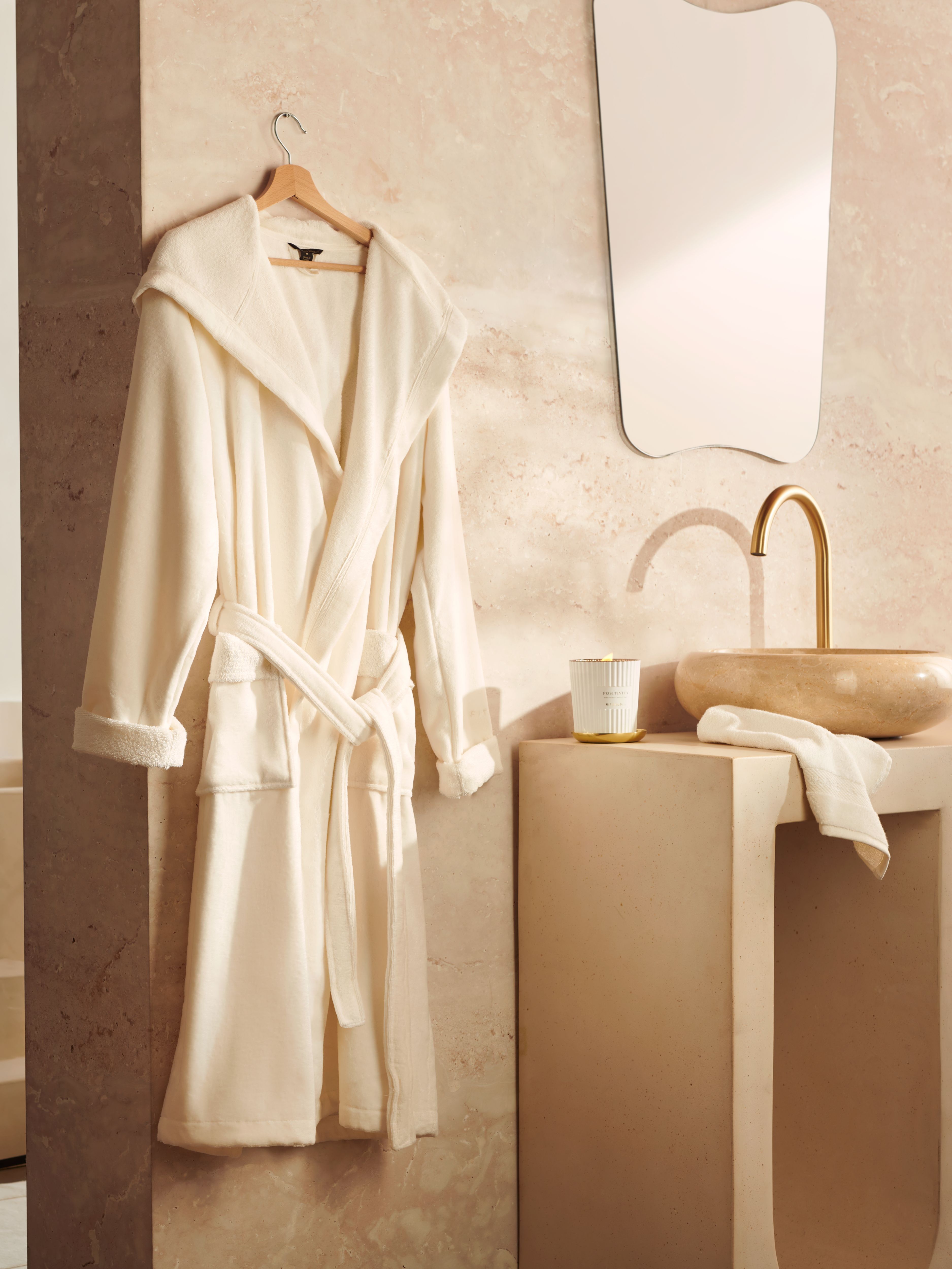 Super Smooth Cotton Bathrobe unisex M Vanilla White Lifestyle with Product