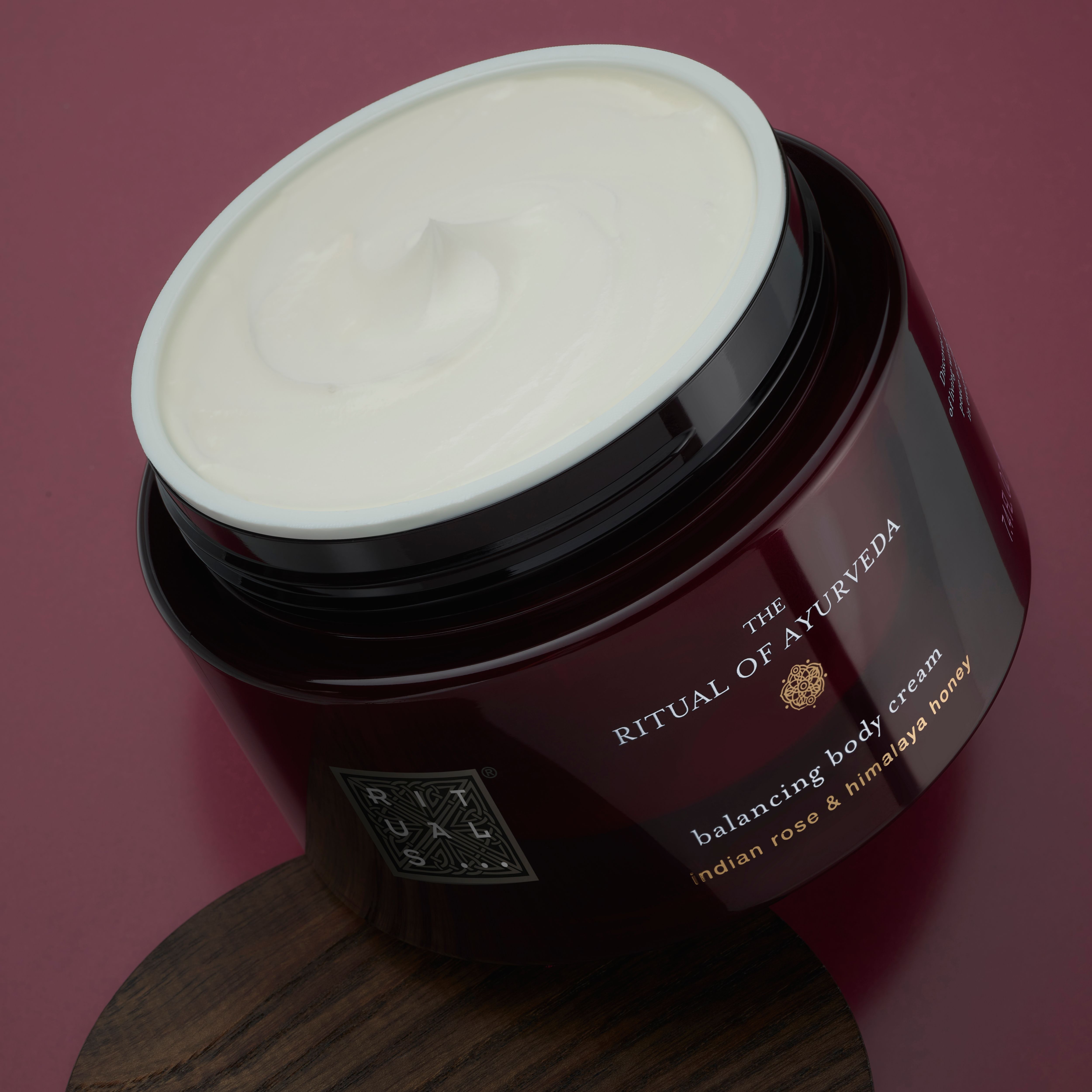 The Ritual of Ayurveda Body Cream 220ml Texture Image