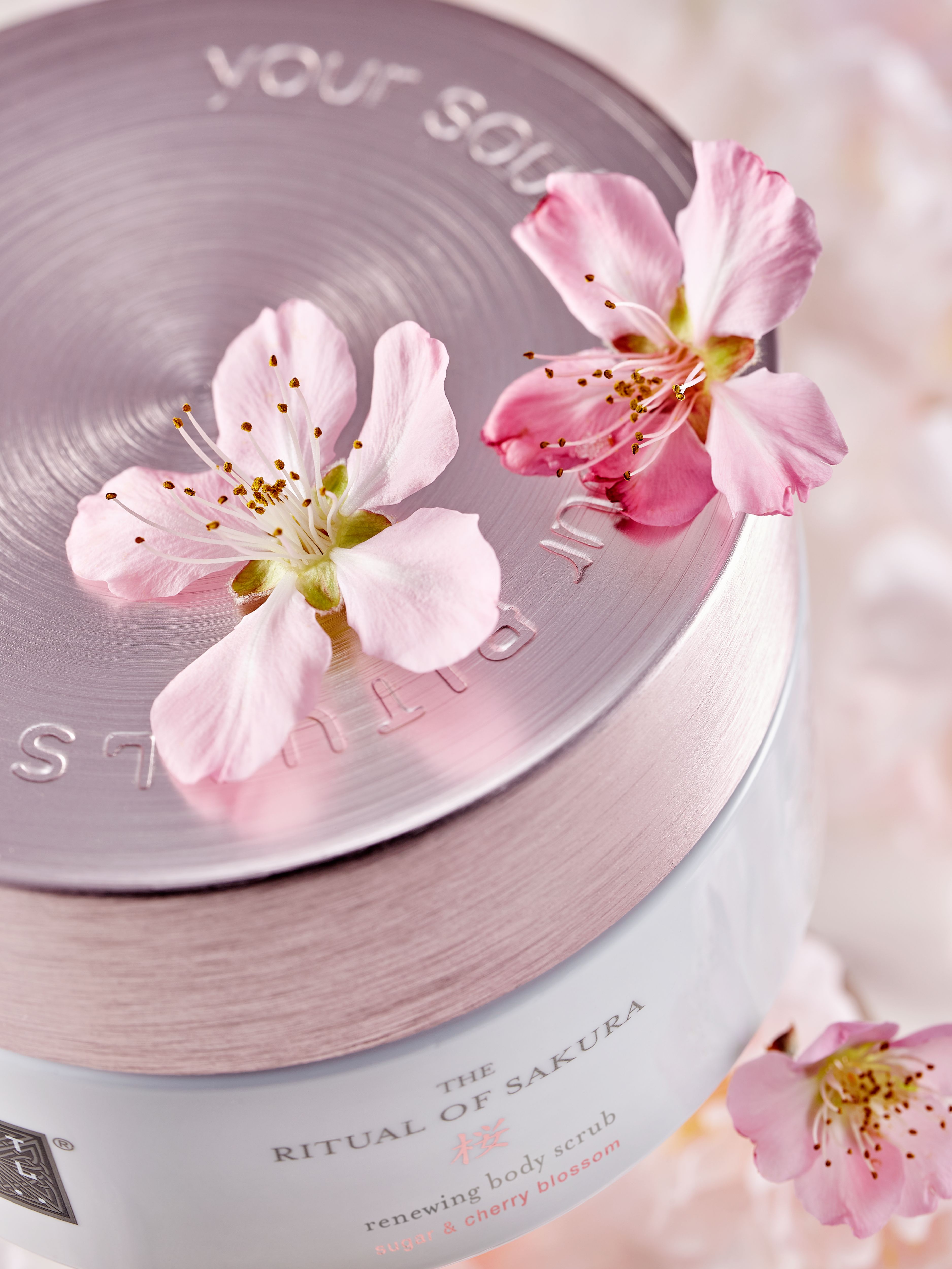 The Ritual of Sakura Body Scrub 250g Studio Ingredient