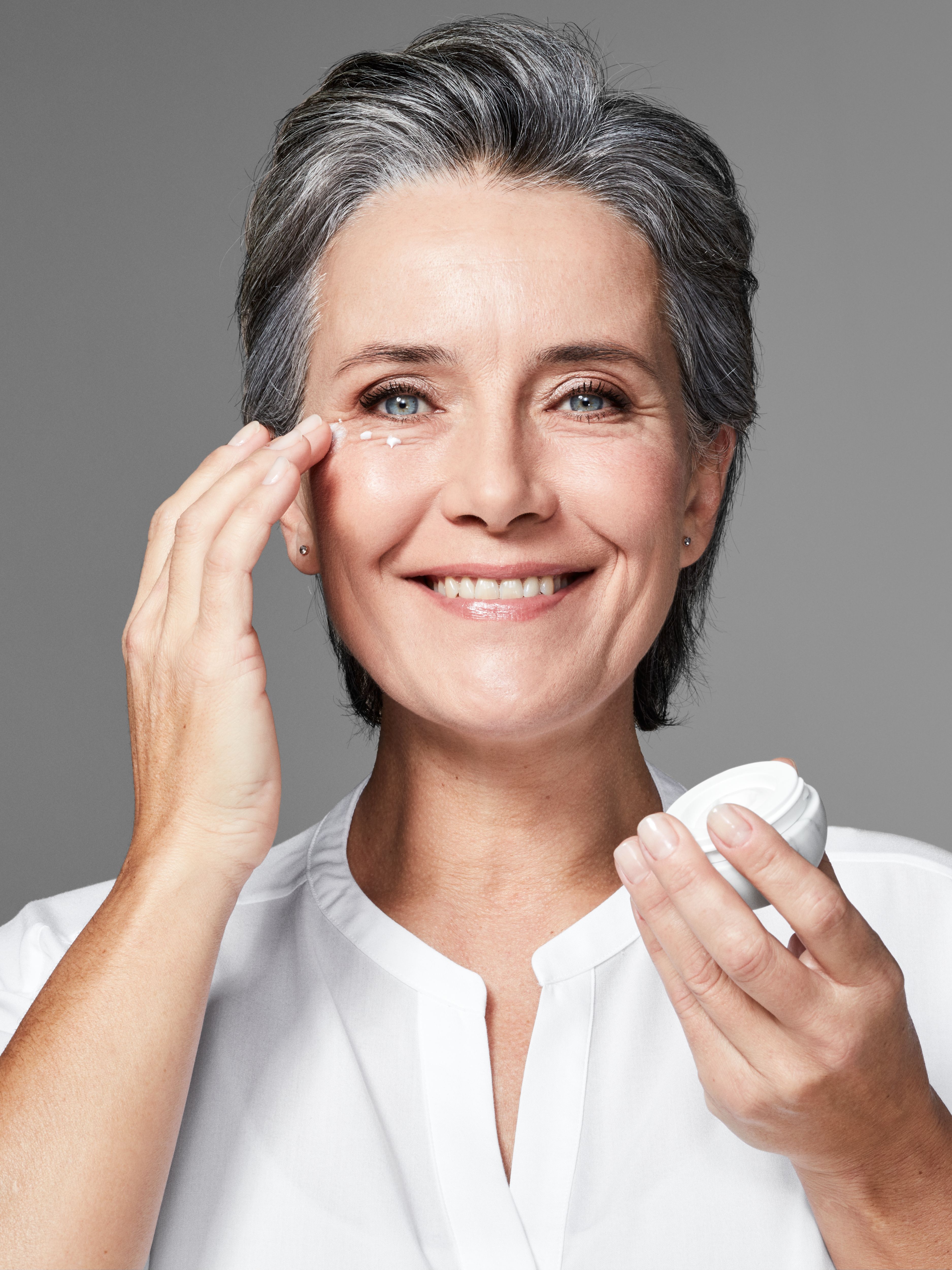 Eye cream for dark circles: Matching formula to shadow