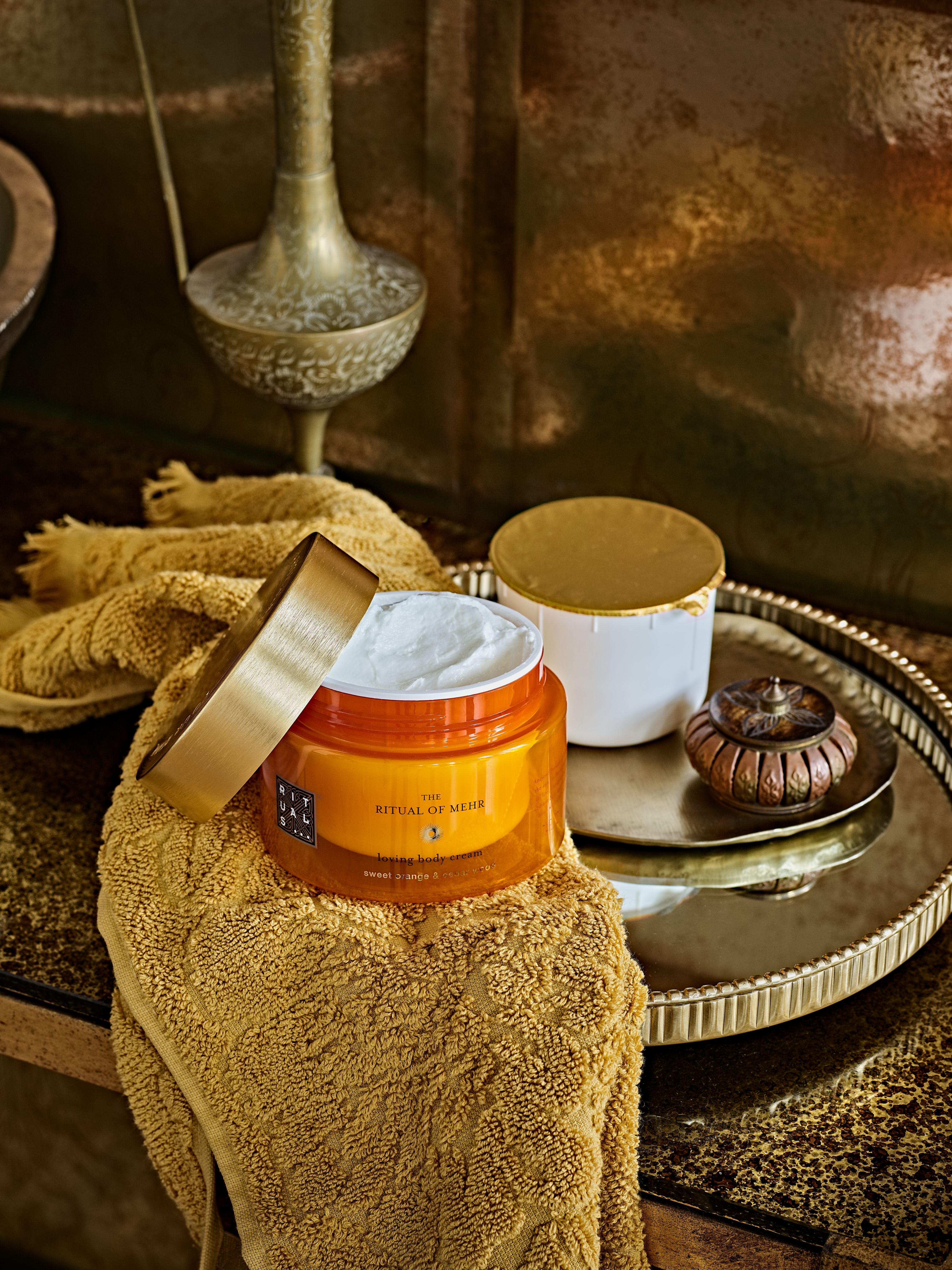 Mehr Body Cream + Refill Pack Lifestyle with Product