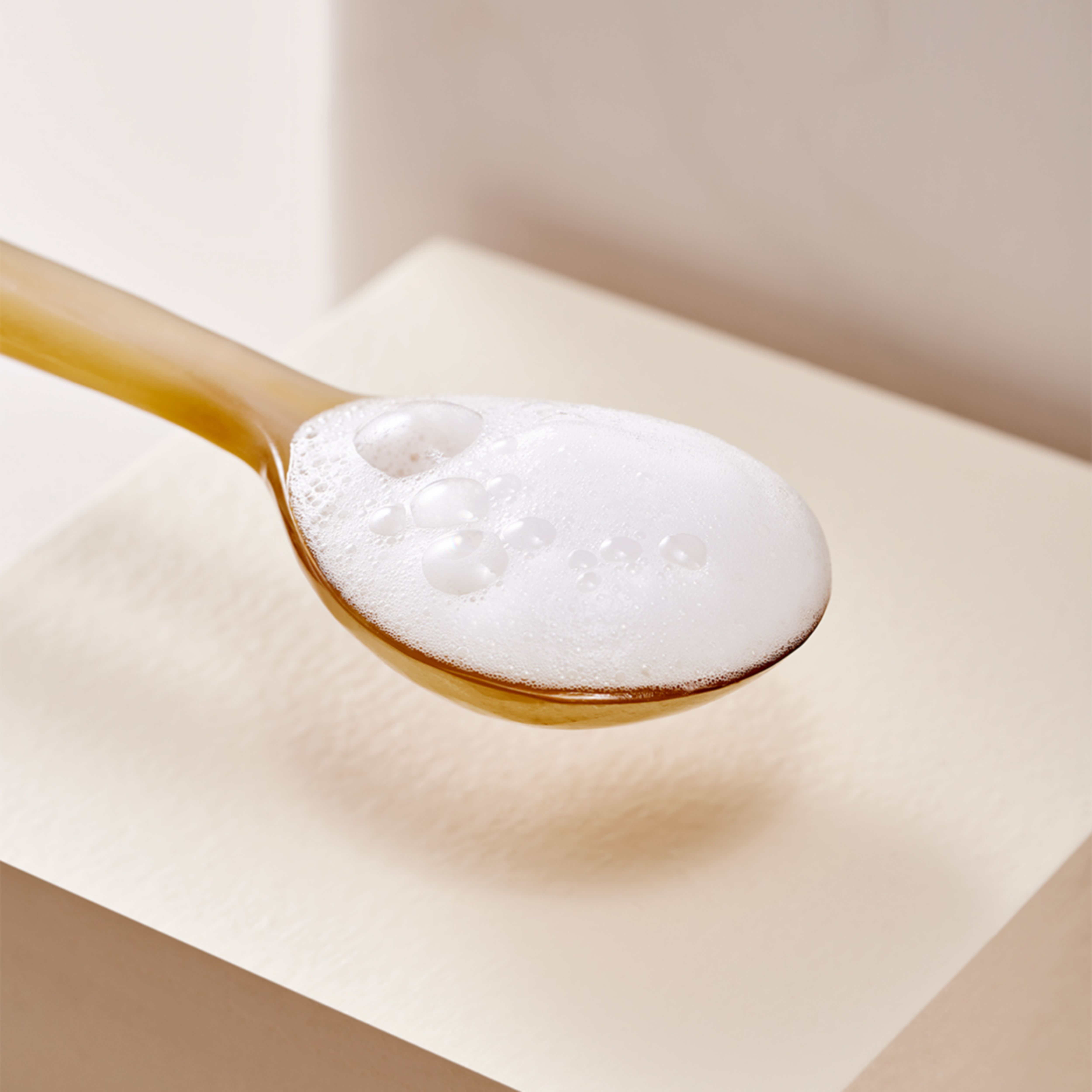 The Ritual of Mehr Foaming Shower Gel Texture Image