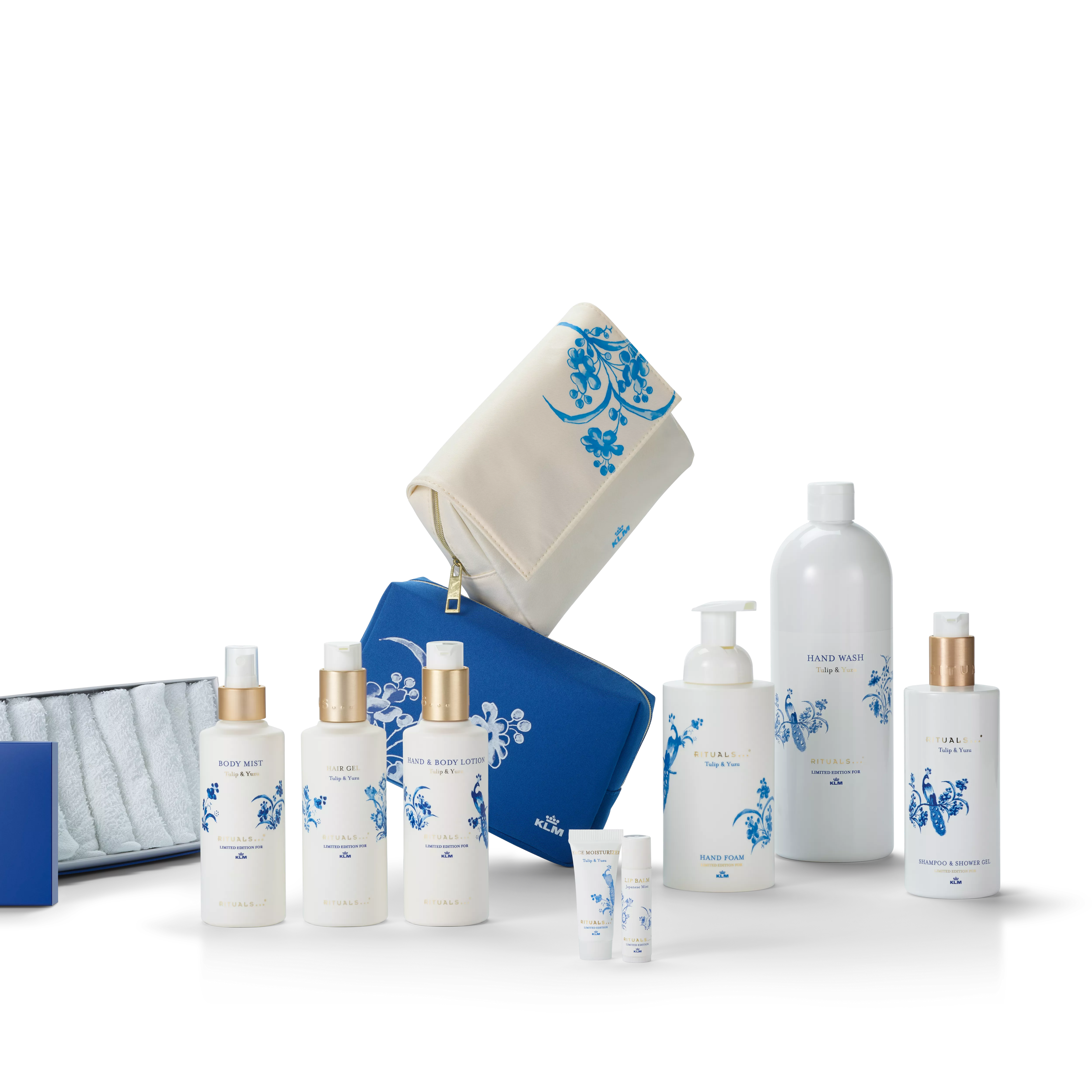 2022_KLMRitualsxRijksmuseum_Amenities_Whitebag_Bluebag_36610