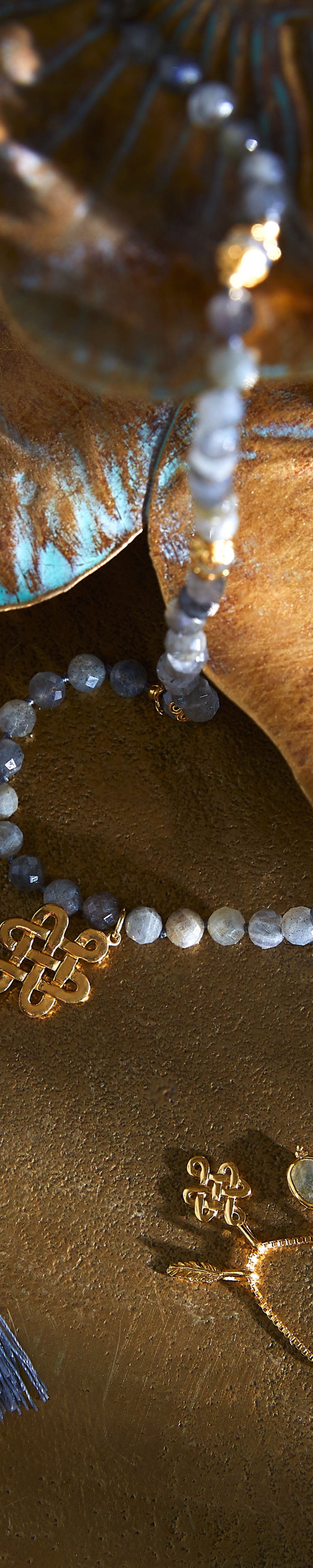 Gold-plated necklace with Rituals labradorite from the House of Rituals line – vue 2
