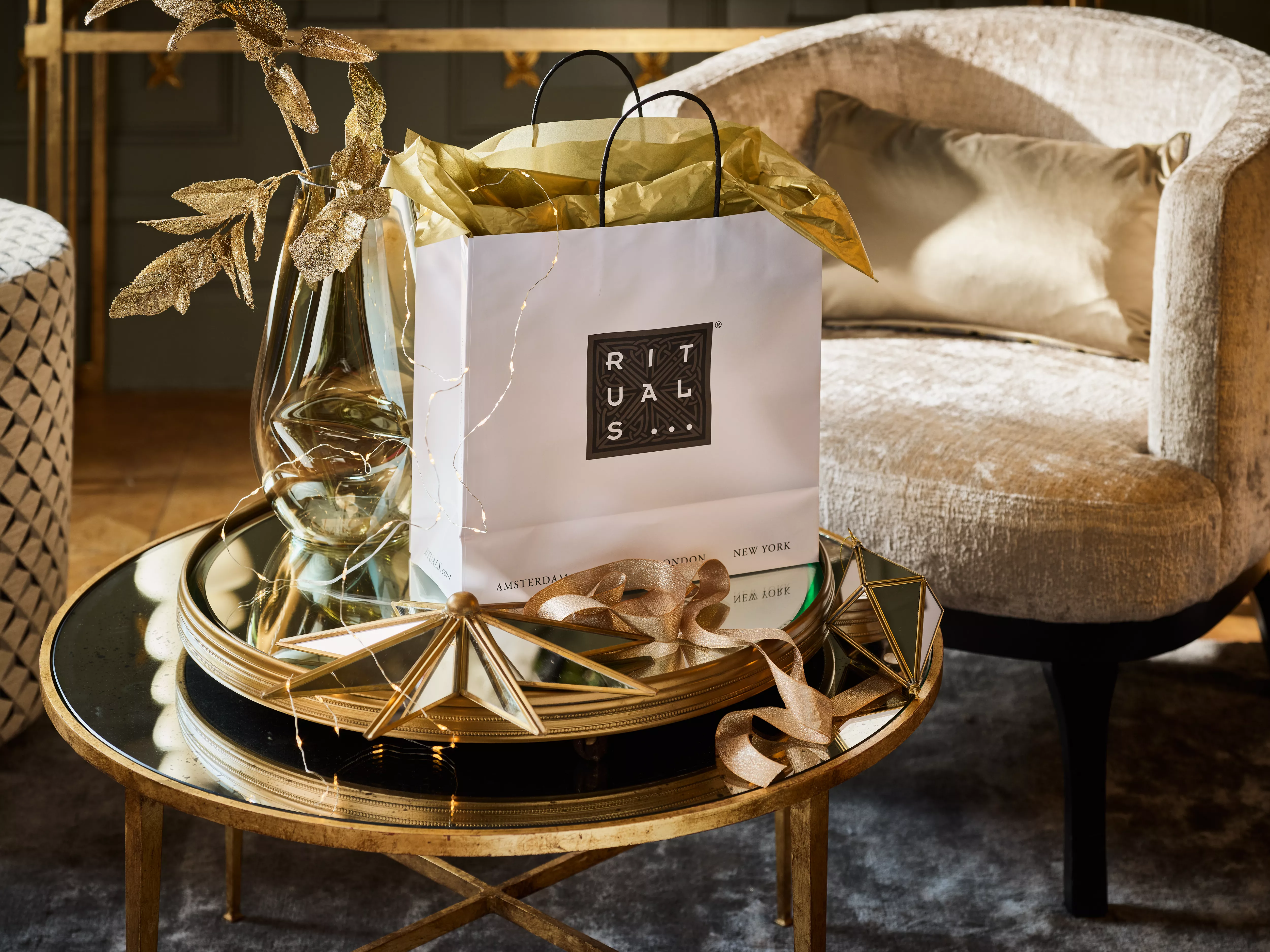  2022_Q4_CHRISTMAS_ChristmasLifestyle_ActivationWrappingPaper_498