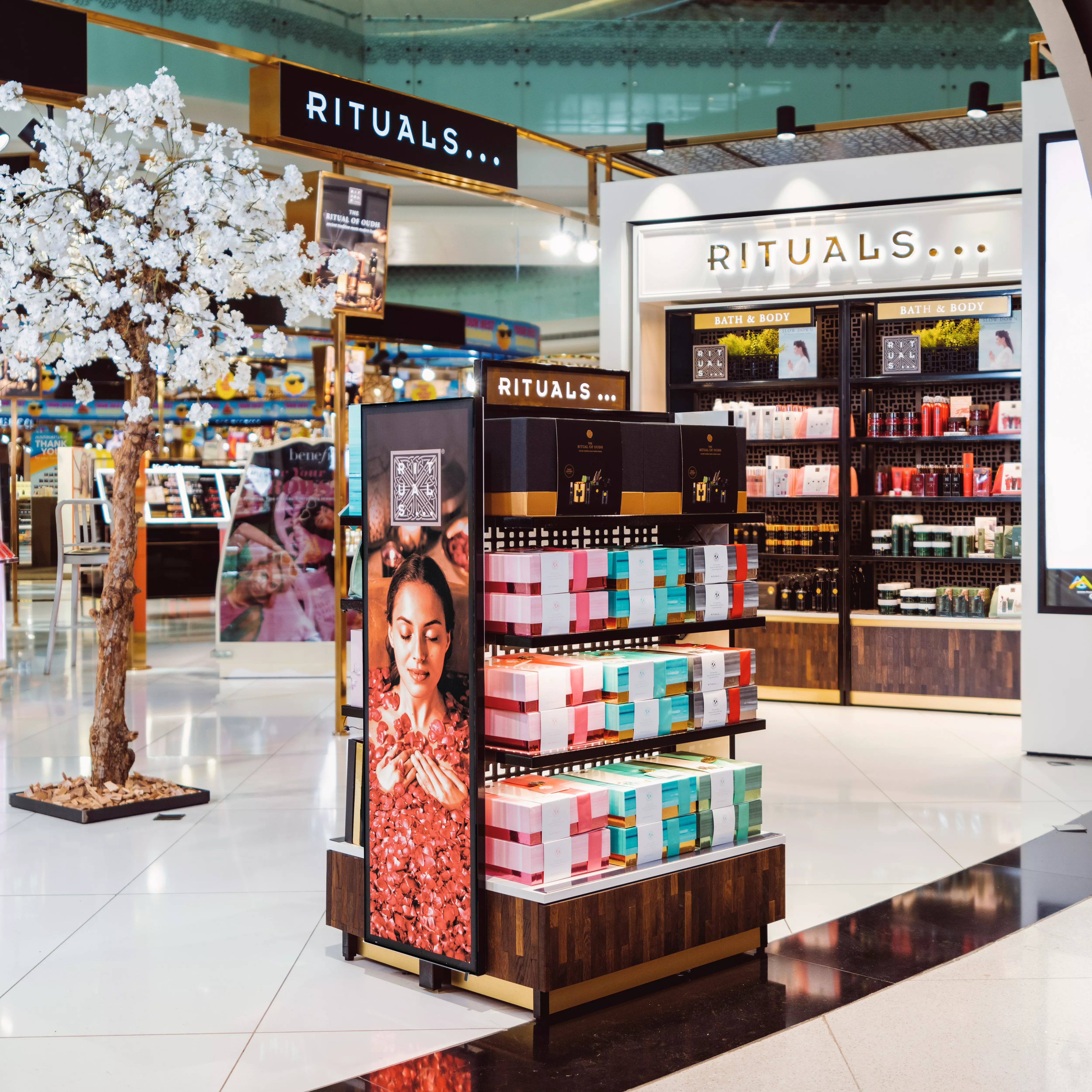 2022_Rituals_OmanAirport_TravelRetail_011E