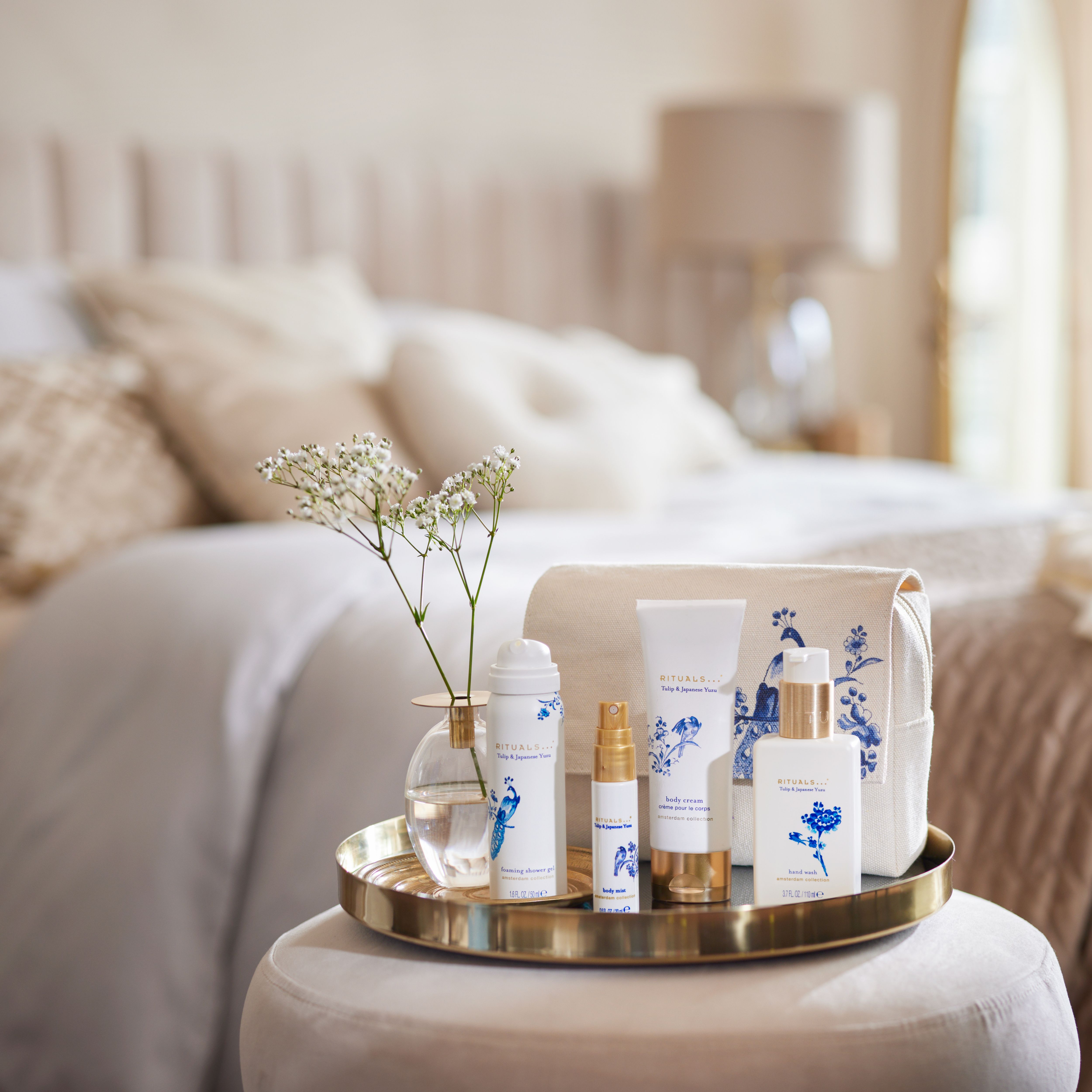 Amsterdam Collection Pouch Set Lifestyle with Closed Pack