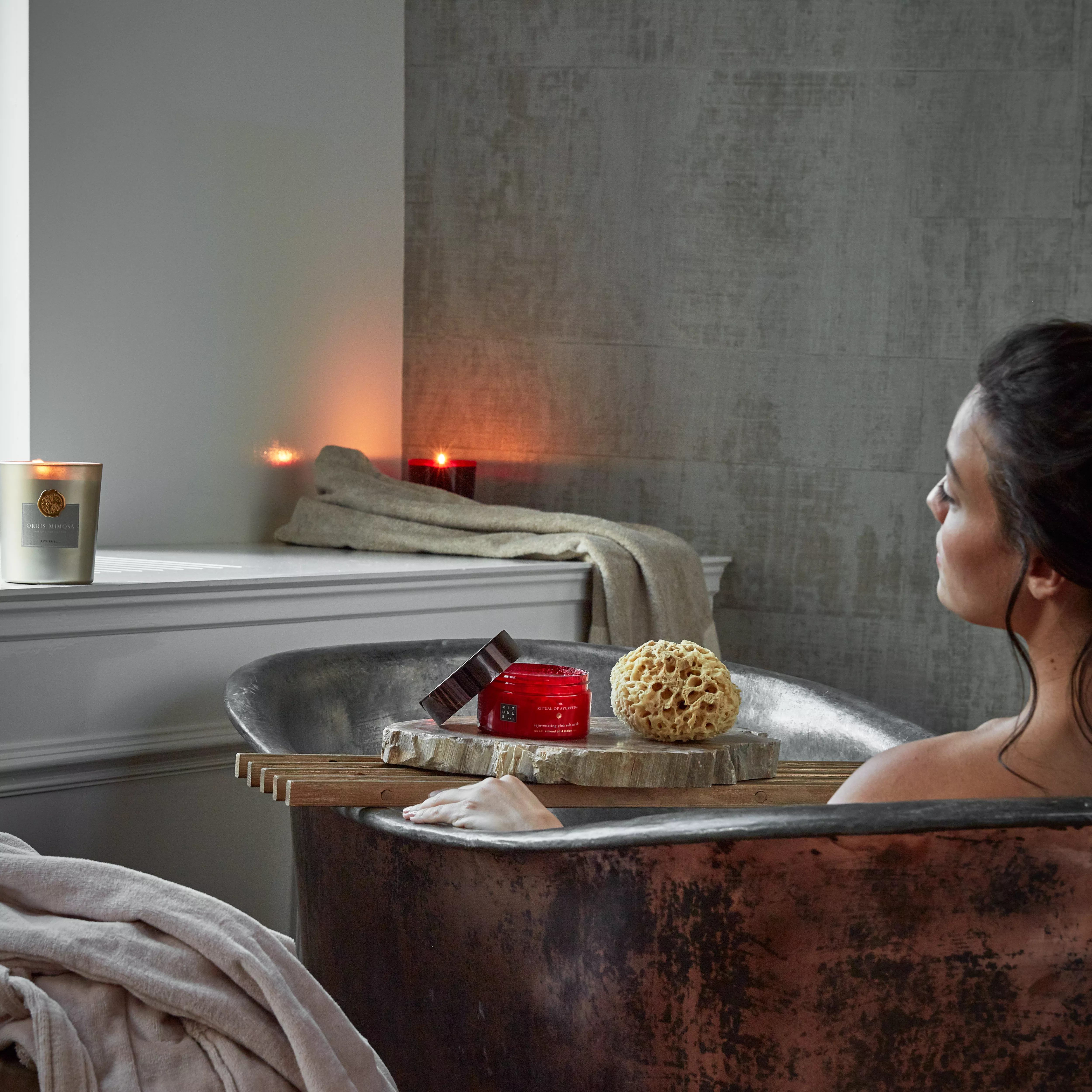 AyurvedaLifestyle_Bath_110857