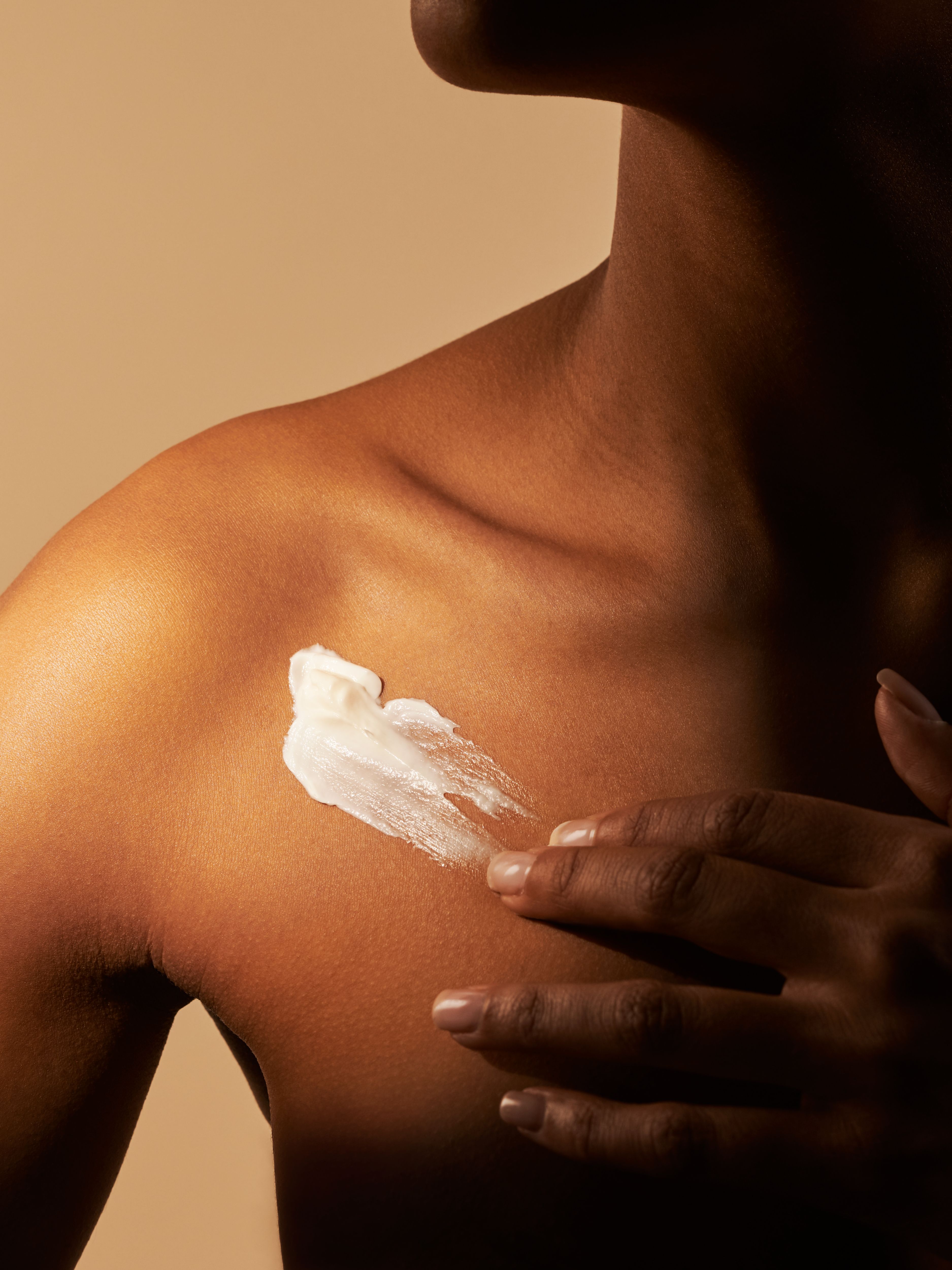 Como adaptar a sua rotina de cuidados de corpo da primavera para o verão