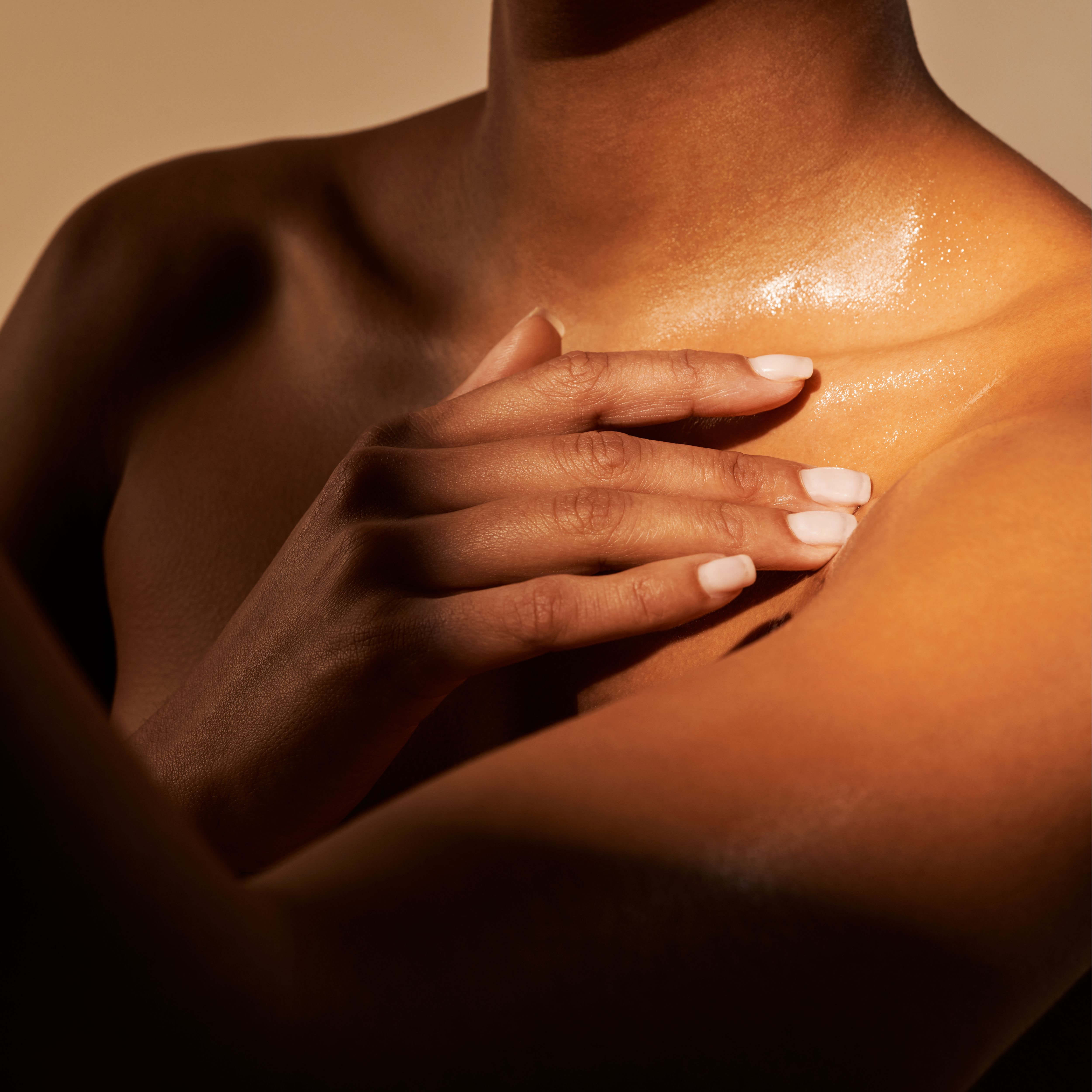 The Ritual of Ayurveda Rich Body Oil 100ml Texture on Model