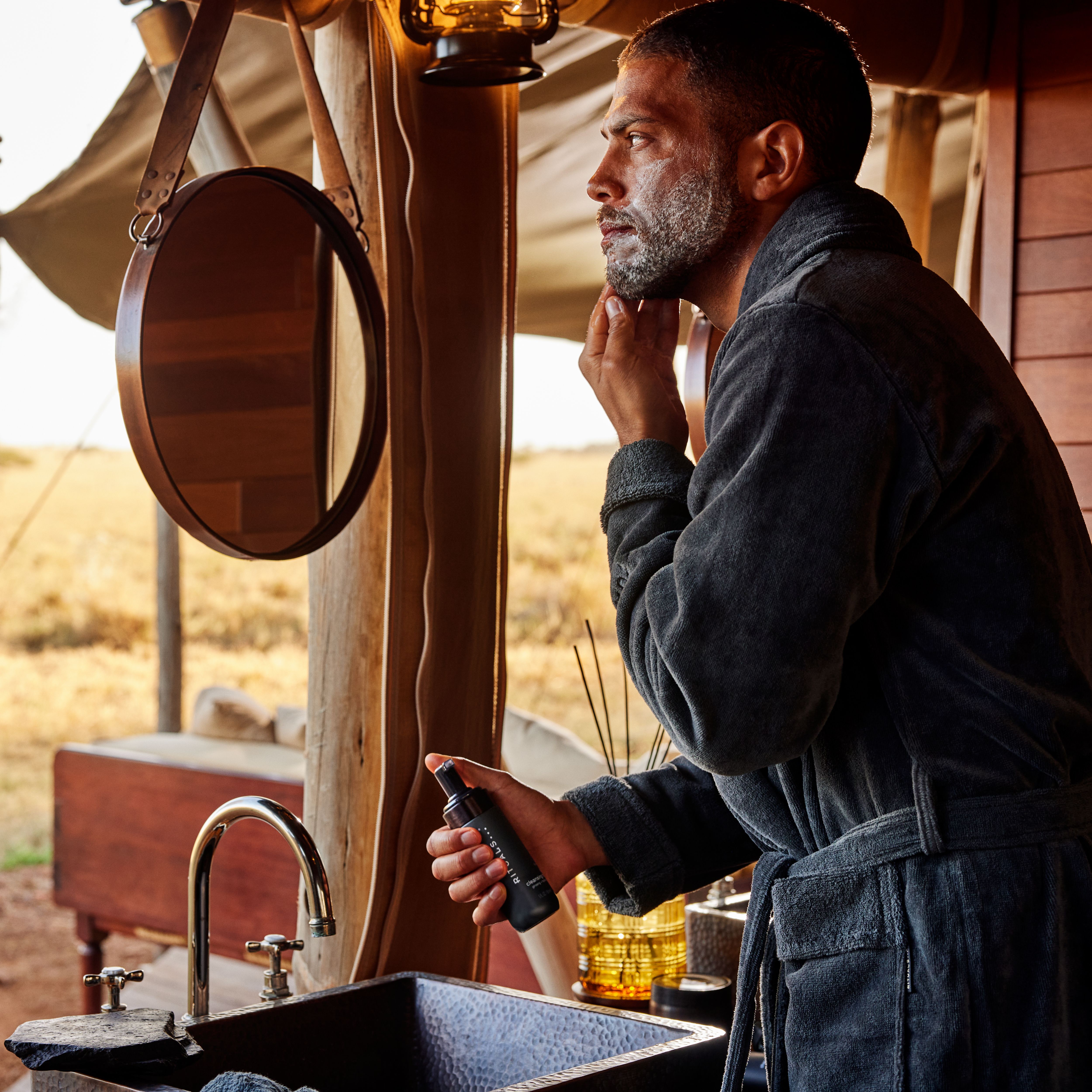 Homme Face Cleansing Foam Lifestyle How to Use