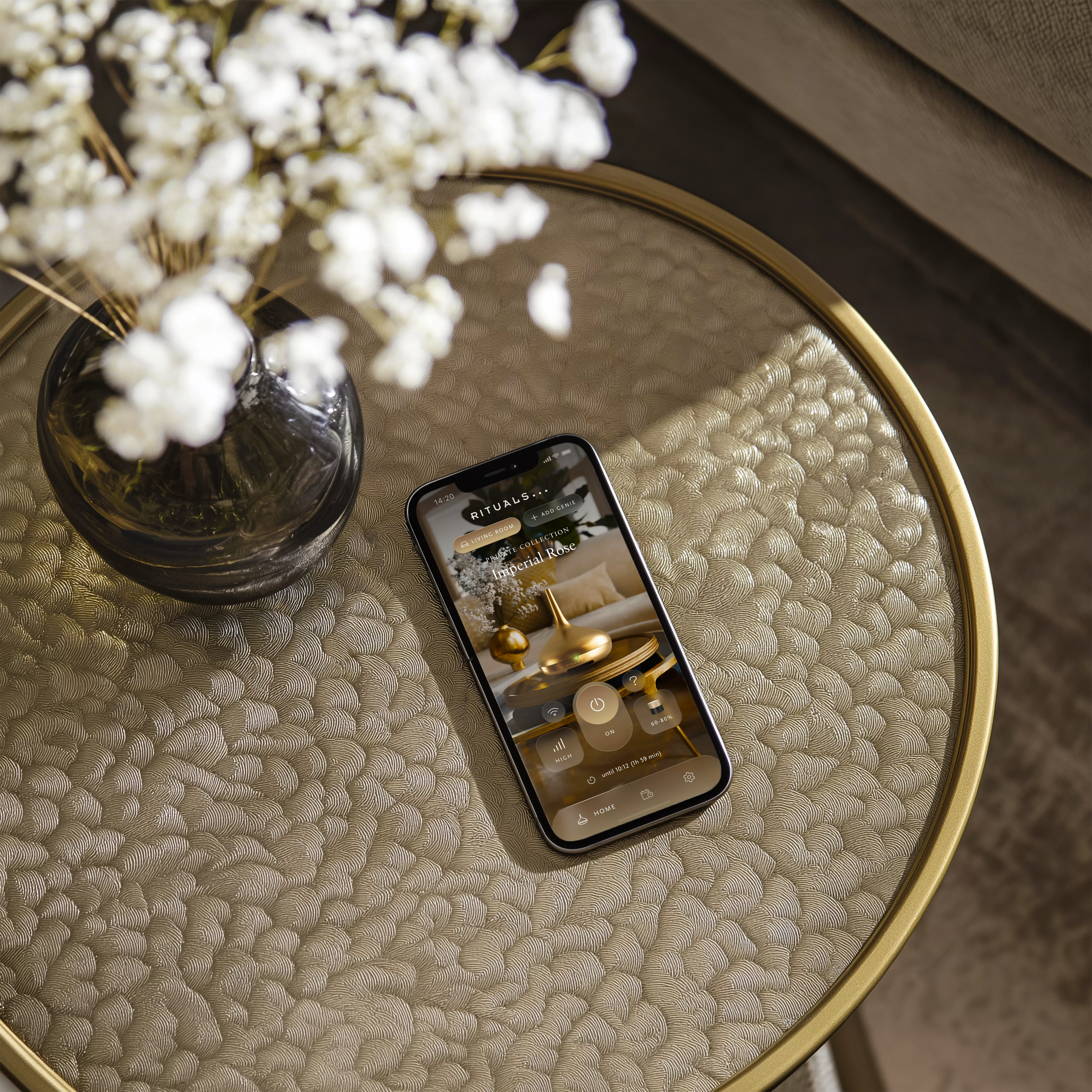 rituals-perfume-genie-app-sofa